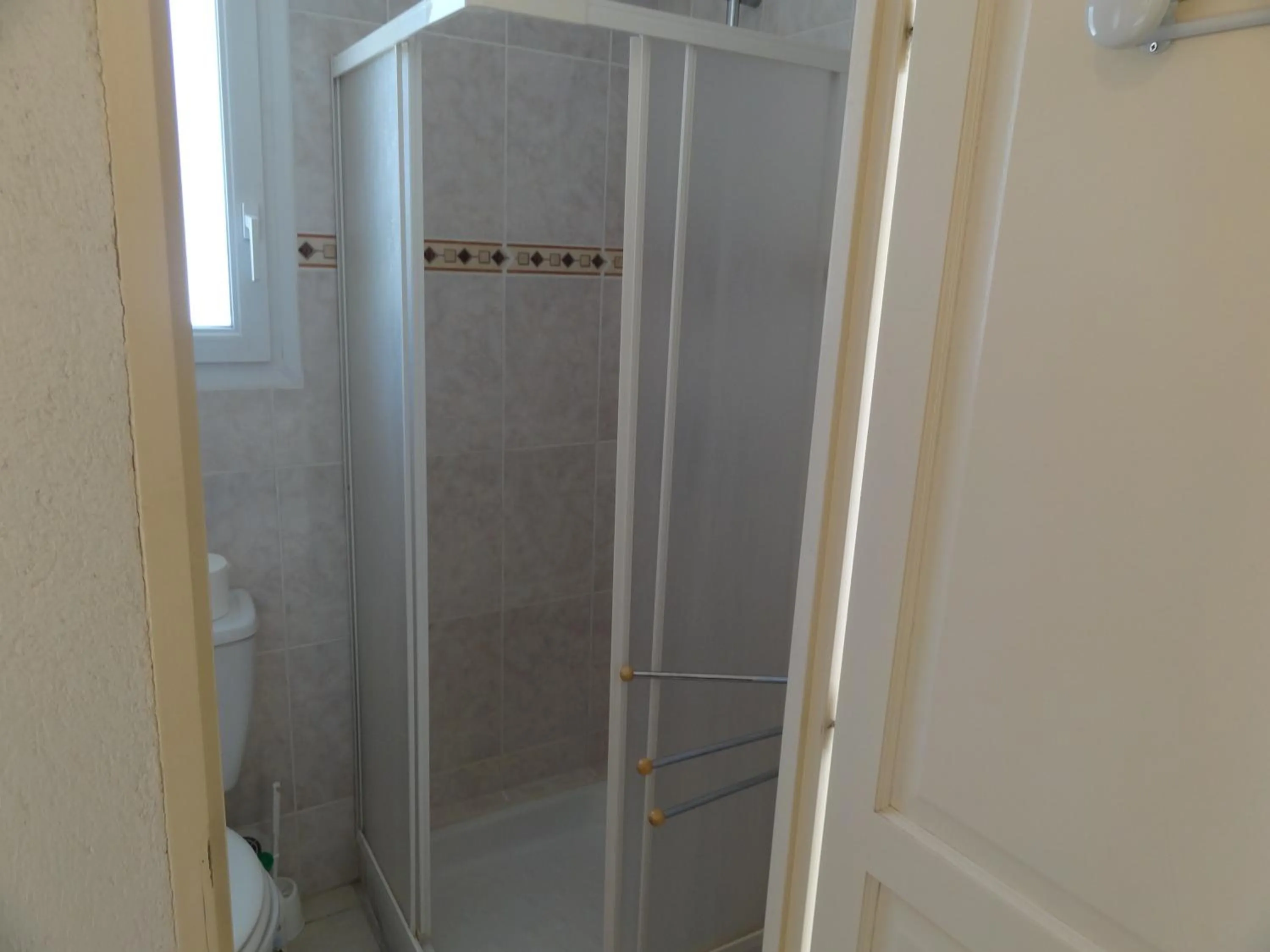 Shower in Locations des Alpilles