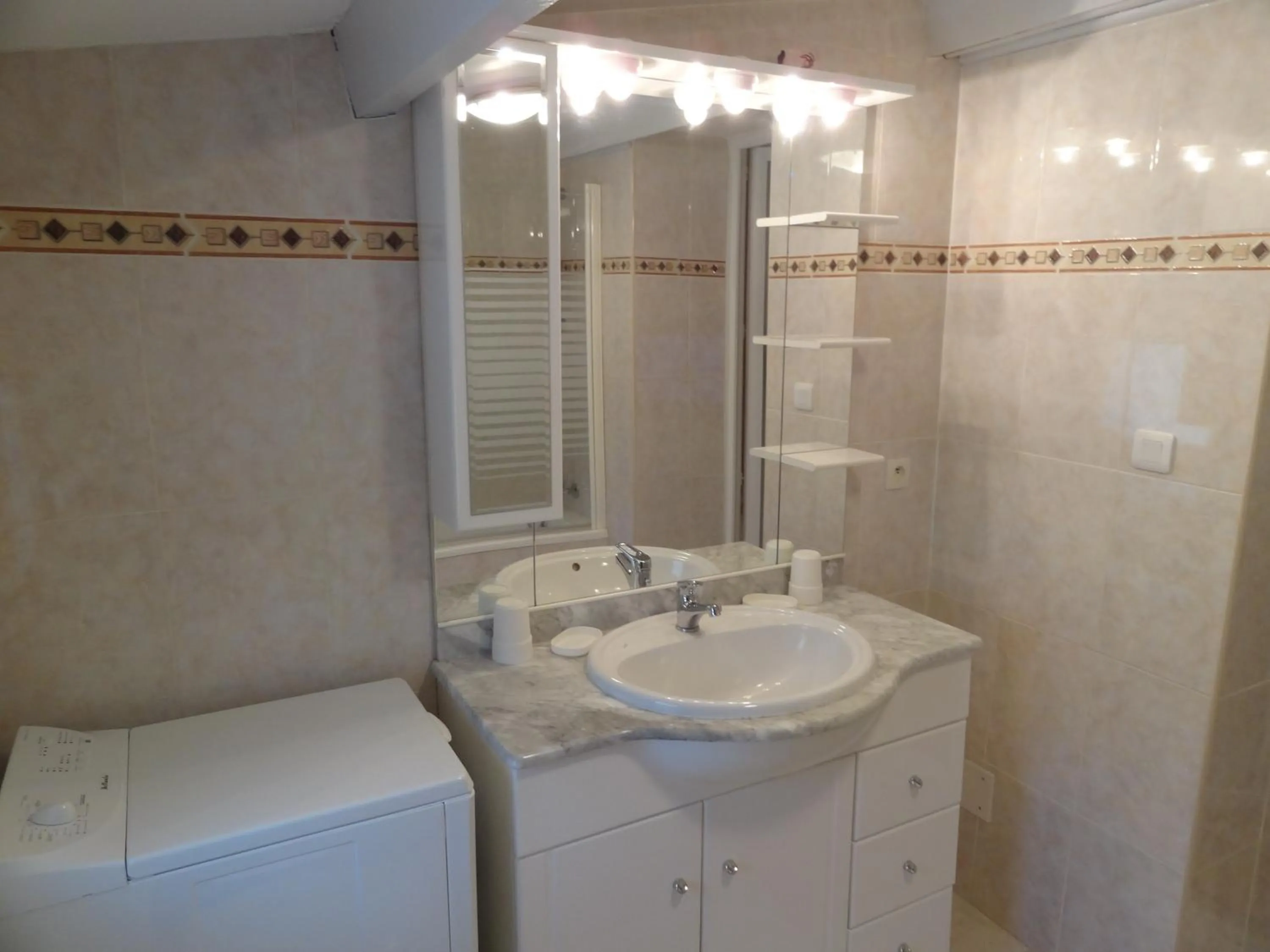 Bathroom in Locations des Alpilles