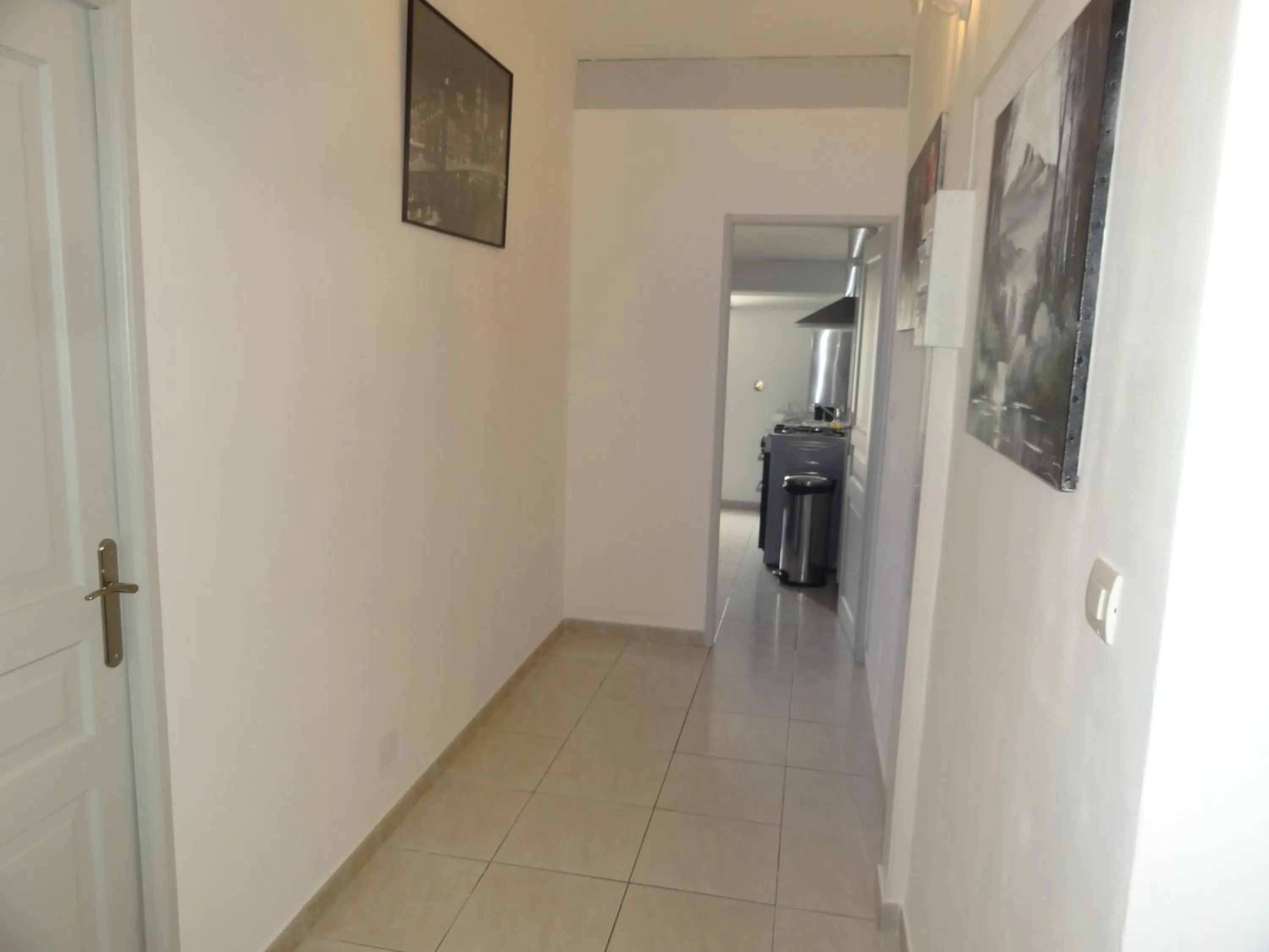 Area and facilities in Locations des Alpilles