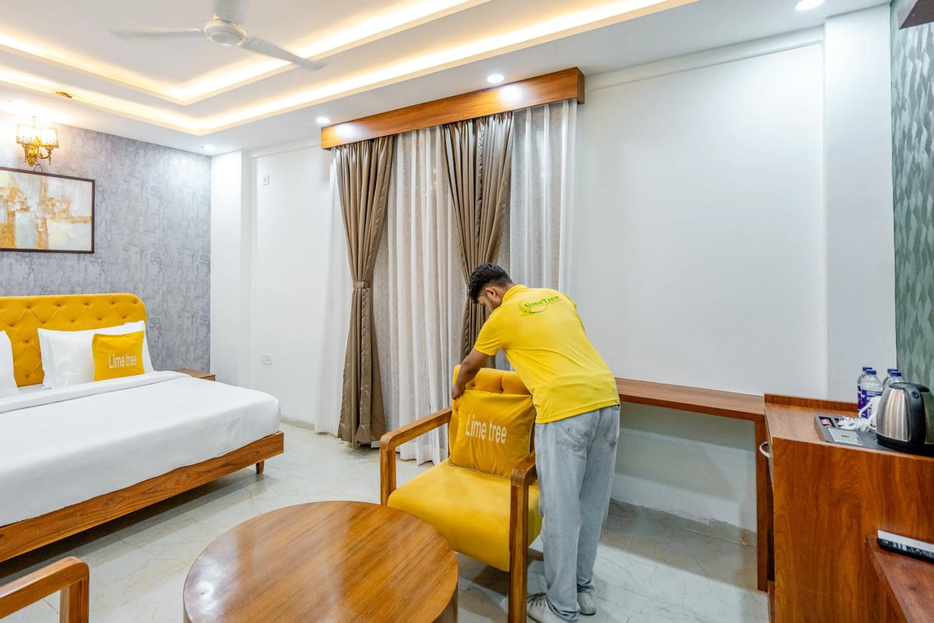 Bedroom, Bed in Lime Tree Hotels and Banquet Greater Noida