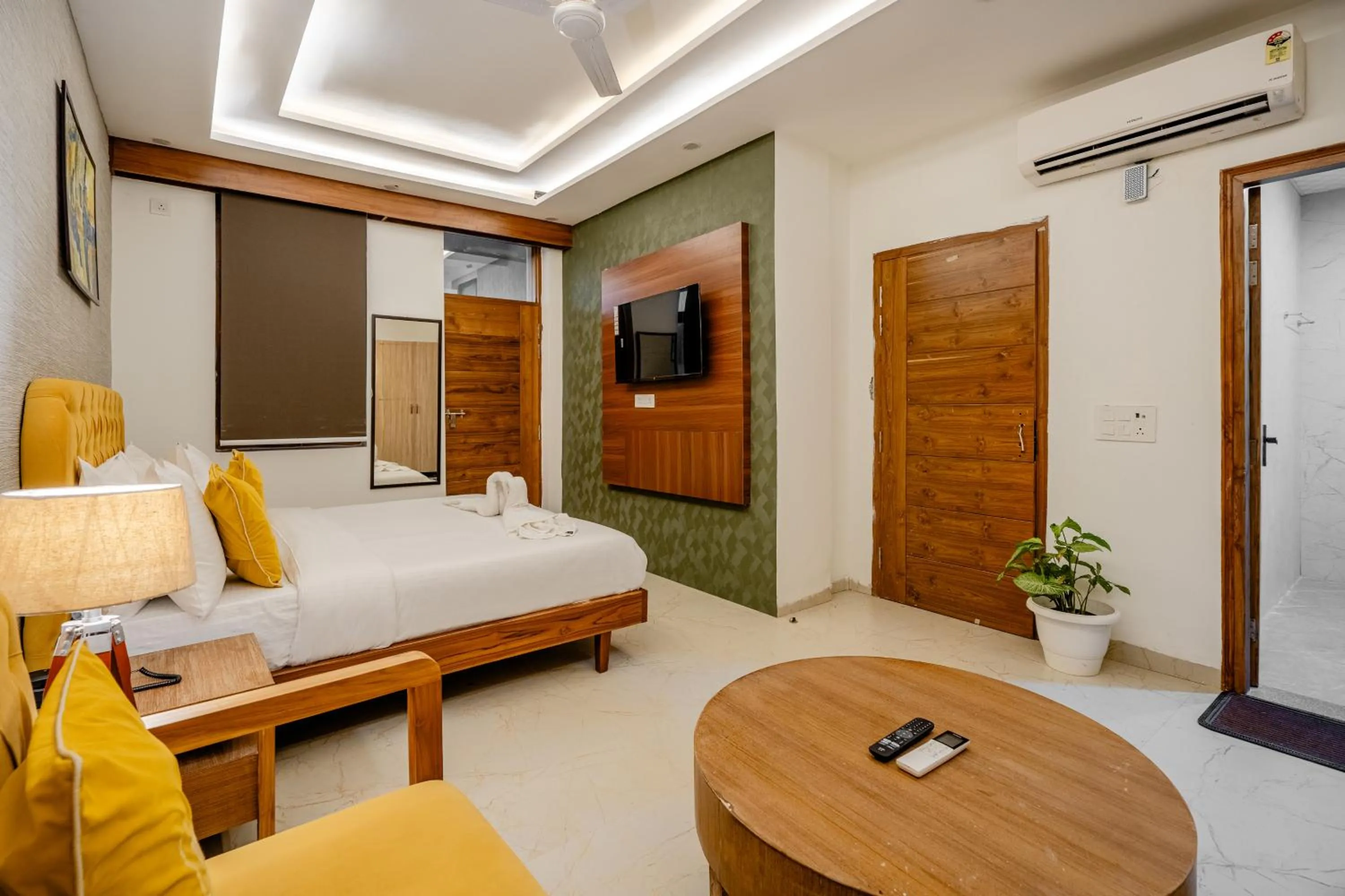Photo of the whole room, Bed in Lime Tree Hotels and Banquet Greater Noida