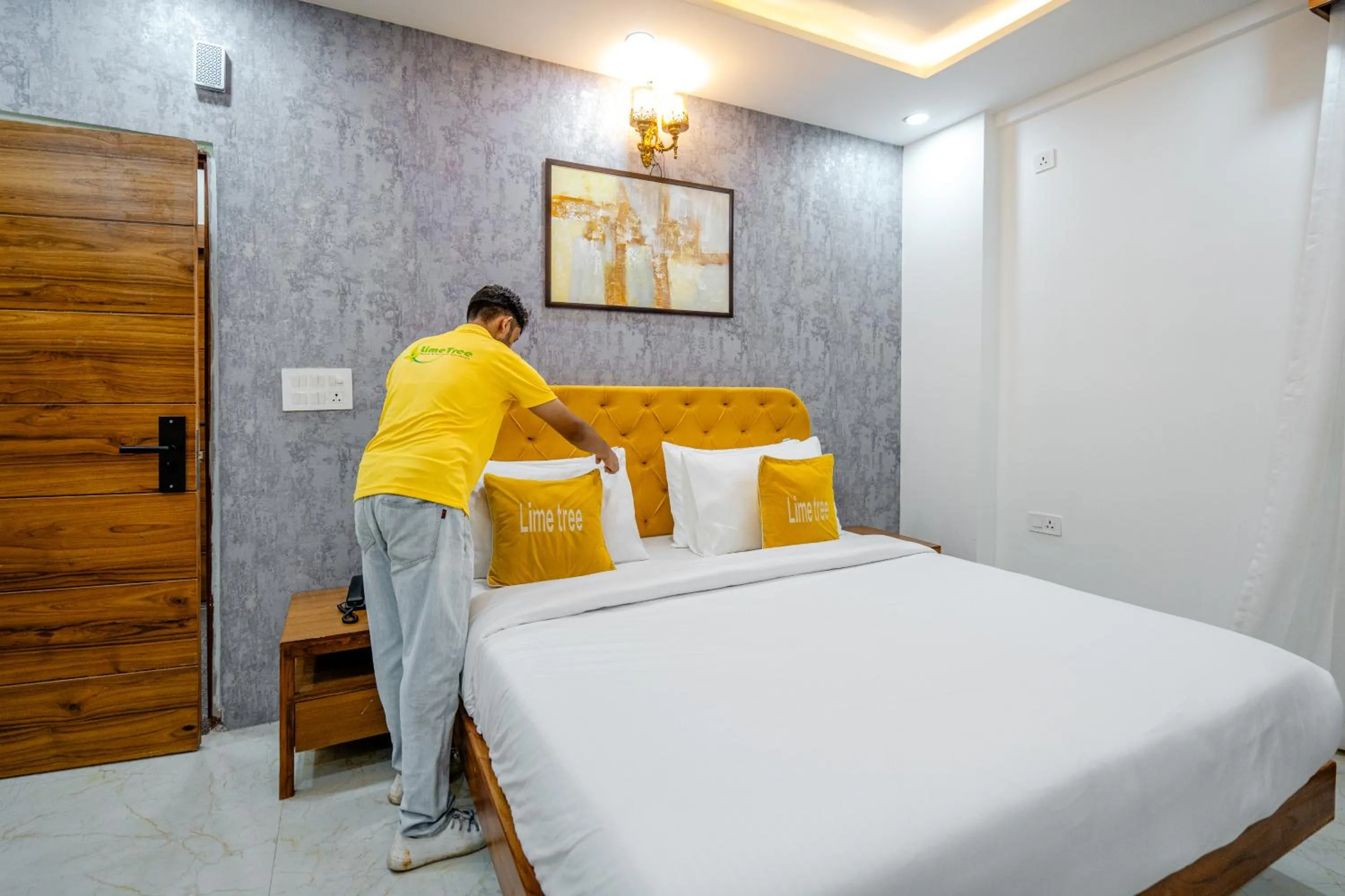 Bedroom, Bed in Lime Tree Hotels and Banquet Greater Noida