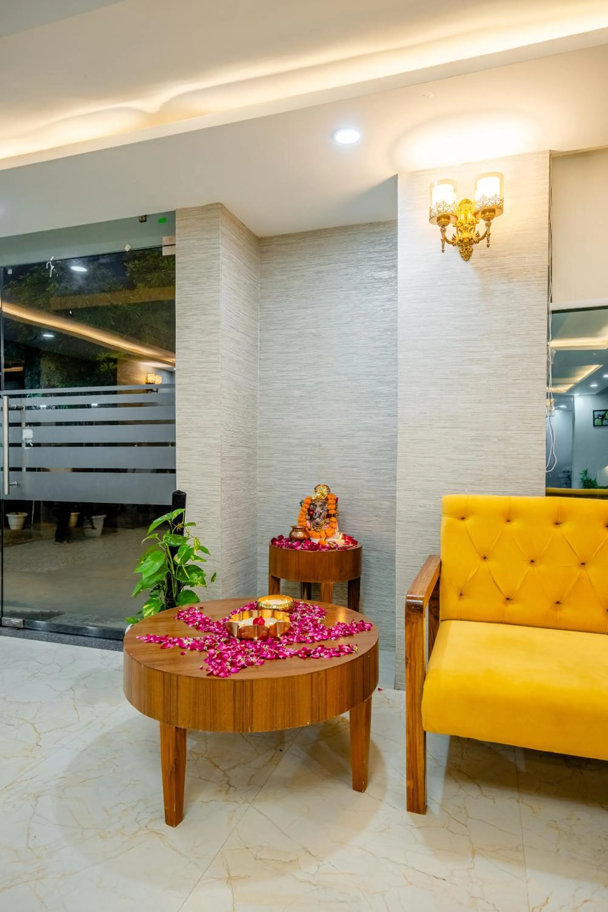 Seating area in Lime Tree Hotels and Banquet Greater Noida