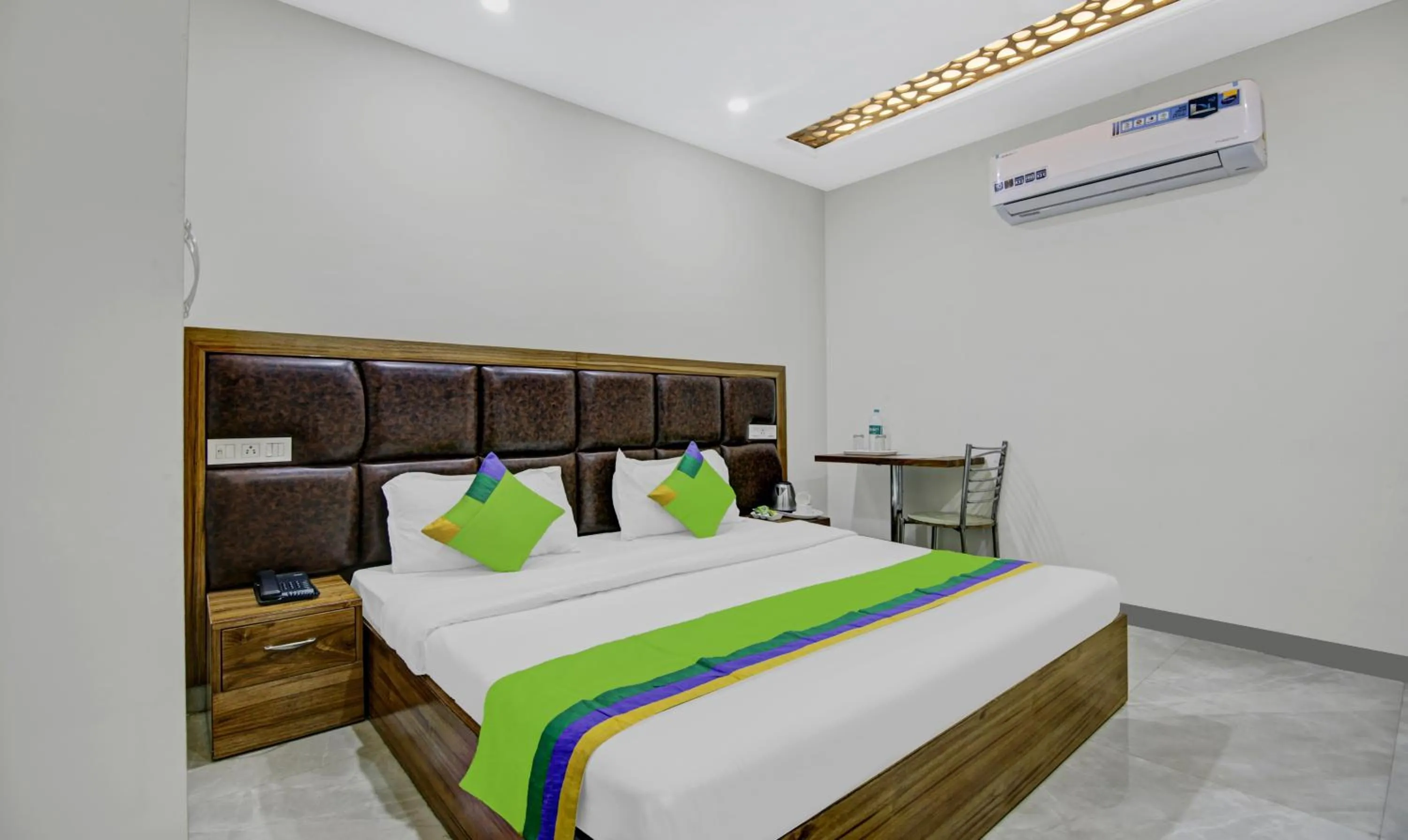 Bed in Hotel Royal Salute Near Bus Stand Zirakpur Chandigarh