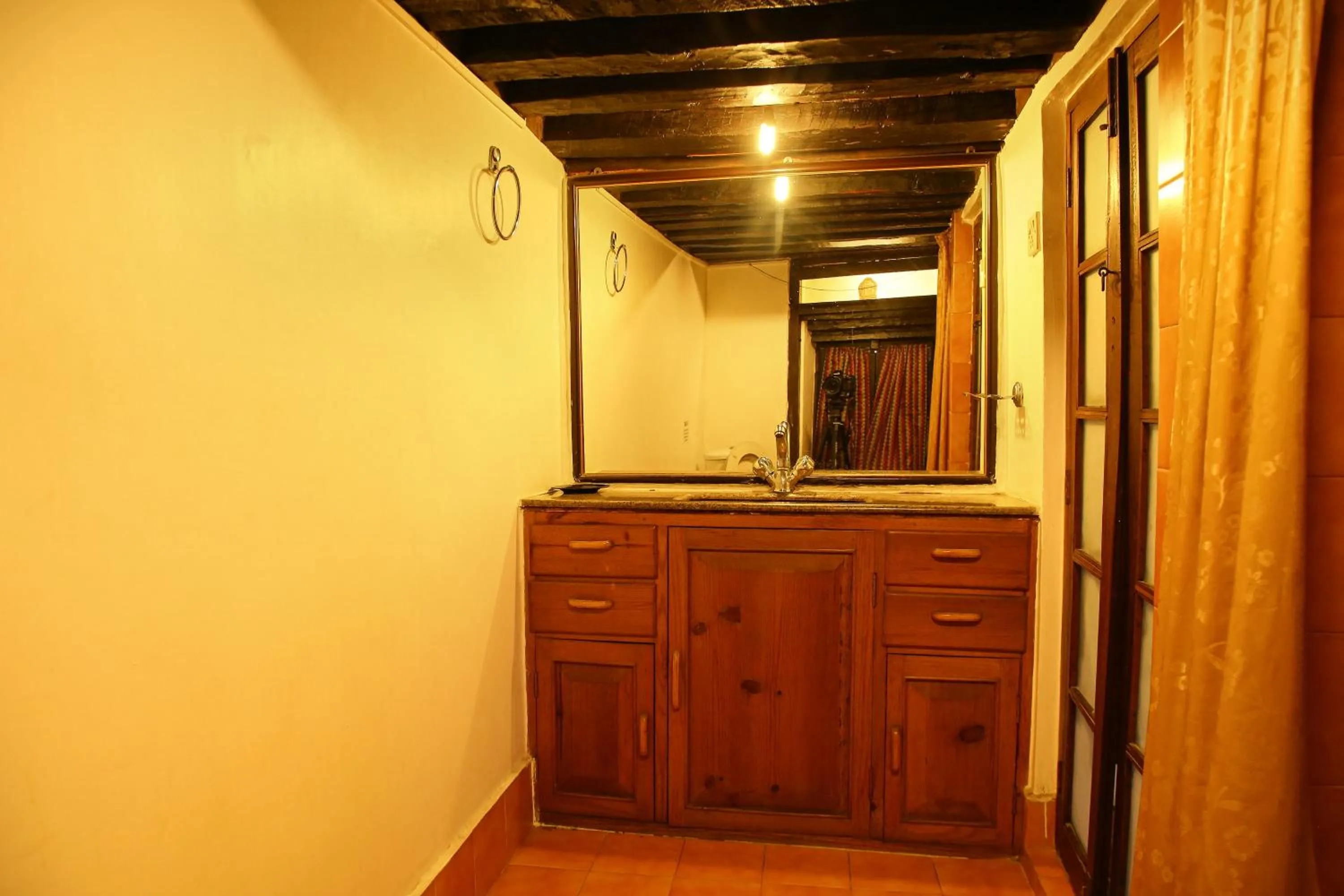 Bathroom in Newa Chen Historic House UNESCO