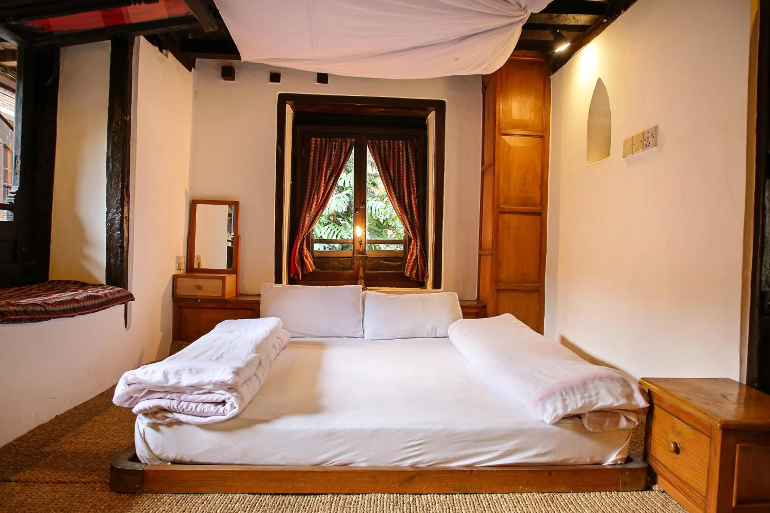 Bedroom, Bed in Newa Chen Historic House UNESCO