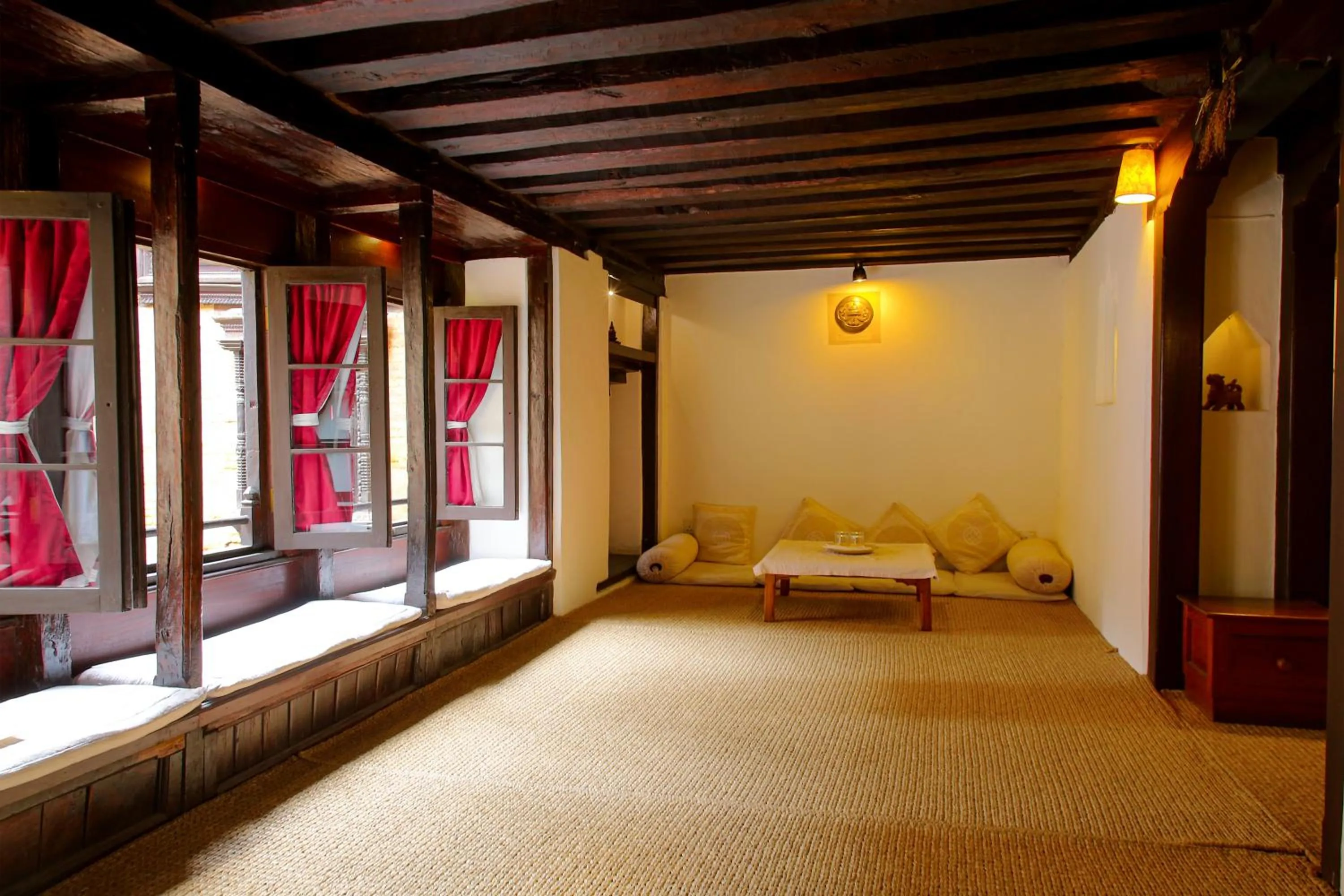 Living room, Bed in Newa Chen Historic House UNESCO