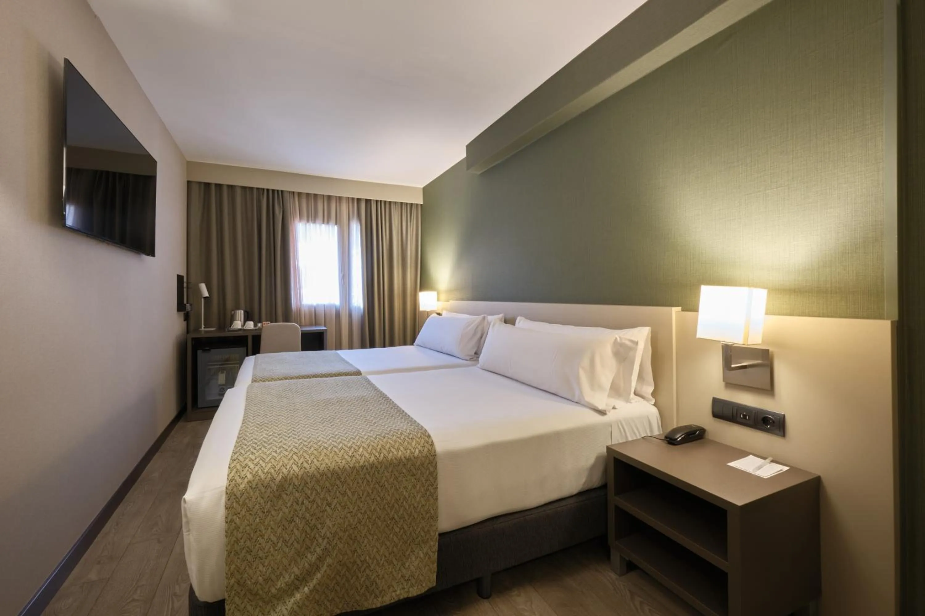 Bed in Catalonia Park Putxet