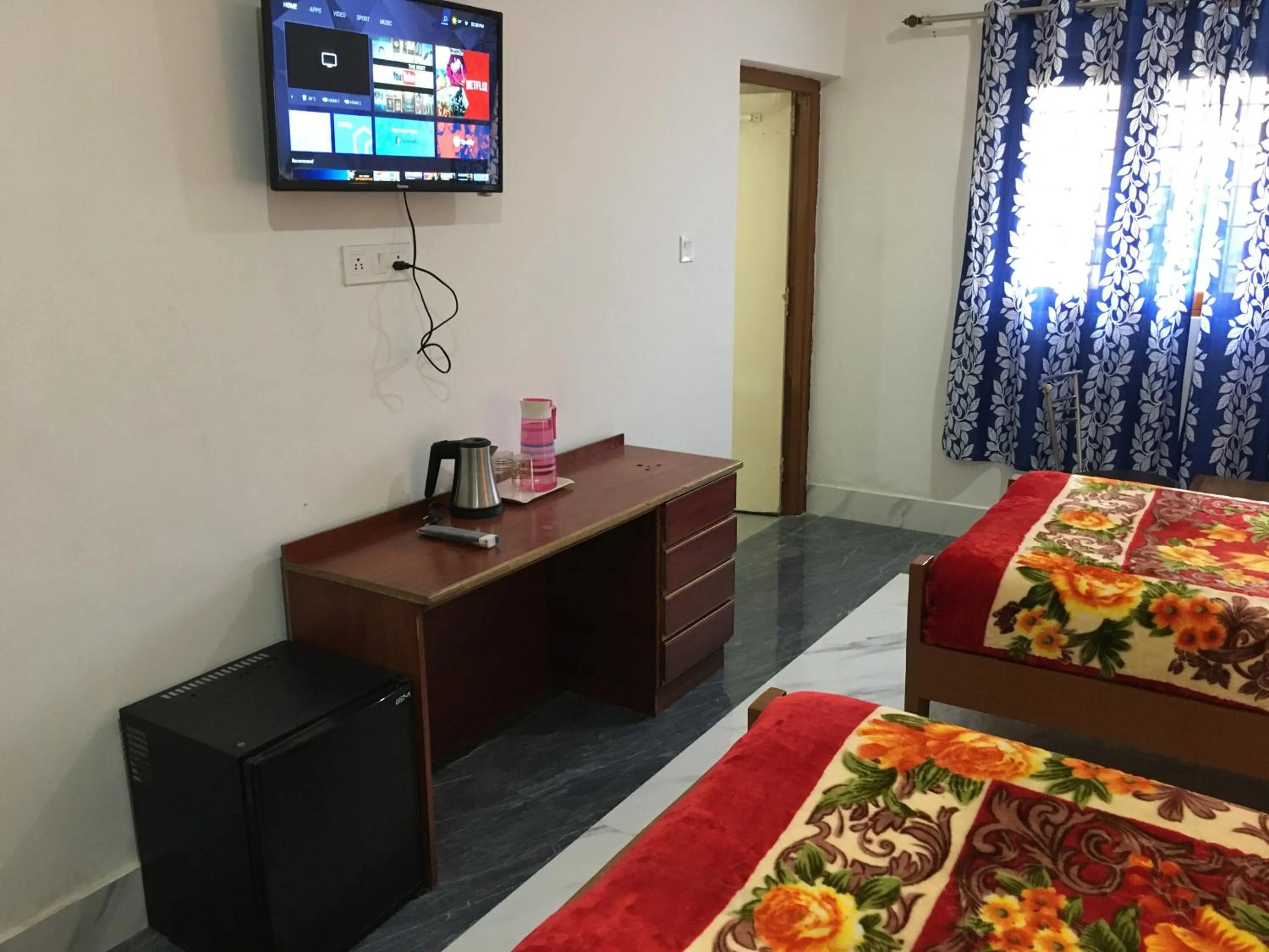 Bed in HOTEL BODHGAYA INN