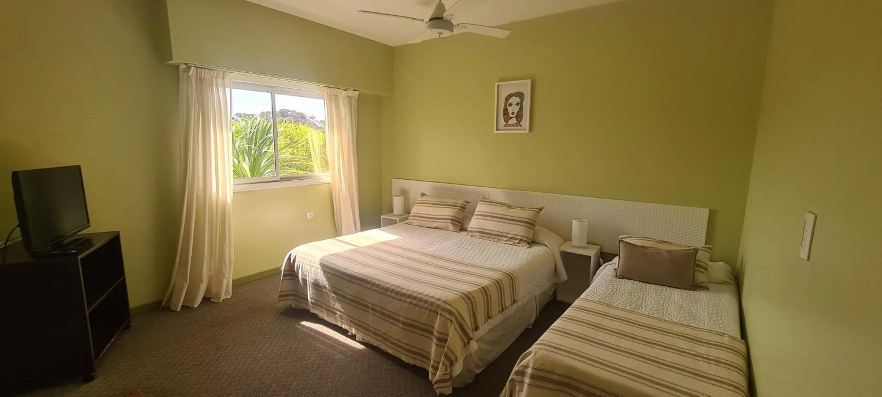 Bed in Hotel Arte del Rey