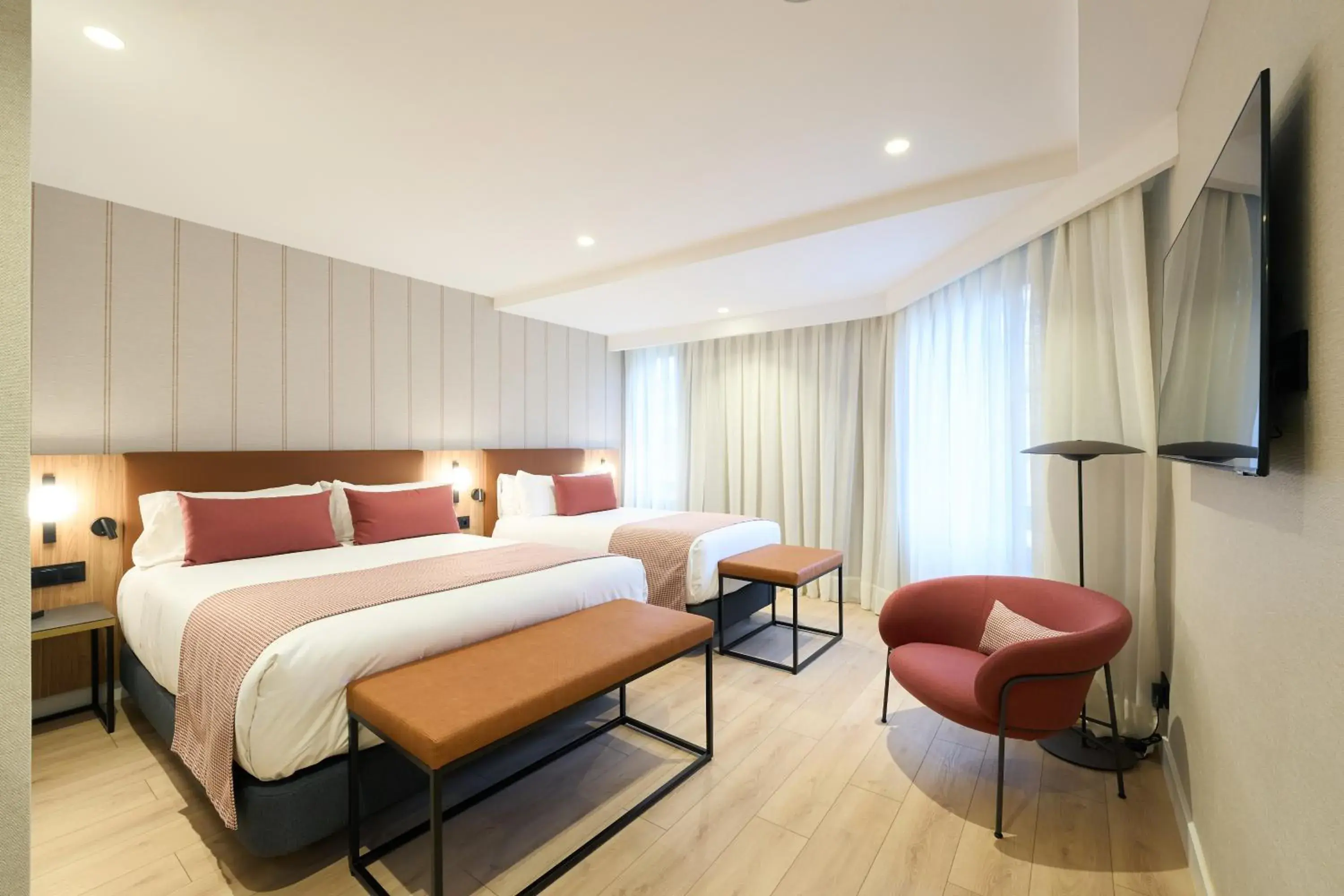 Premium Triple Room in Catalonia Barcelona 505 Premium Triple Room in Catalonia Barcelona 505