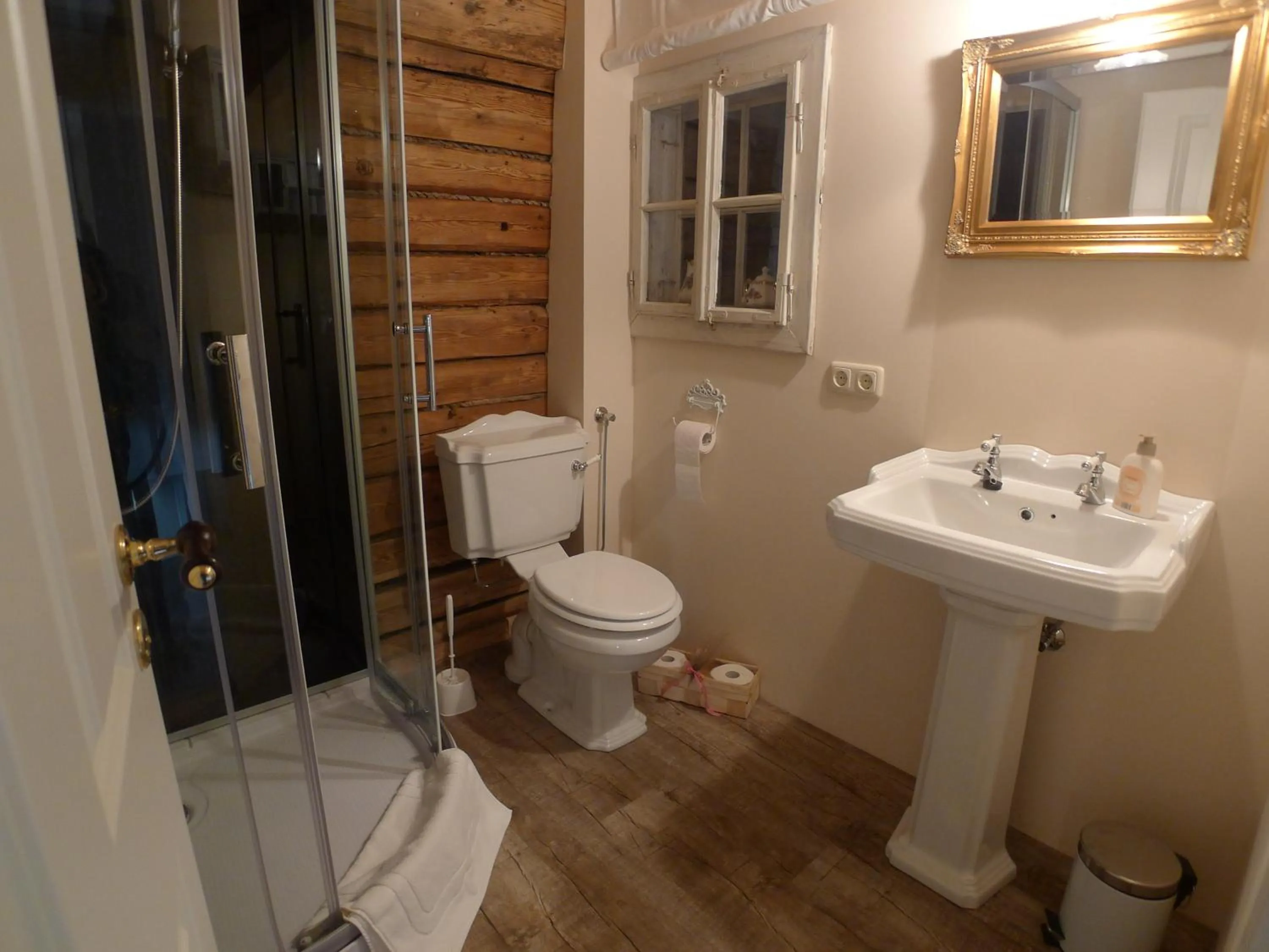 Bathroom in Heuholzmühle Privatzimmer