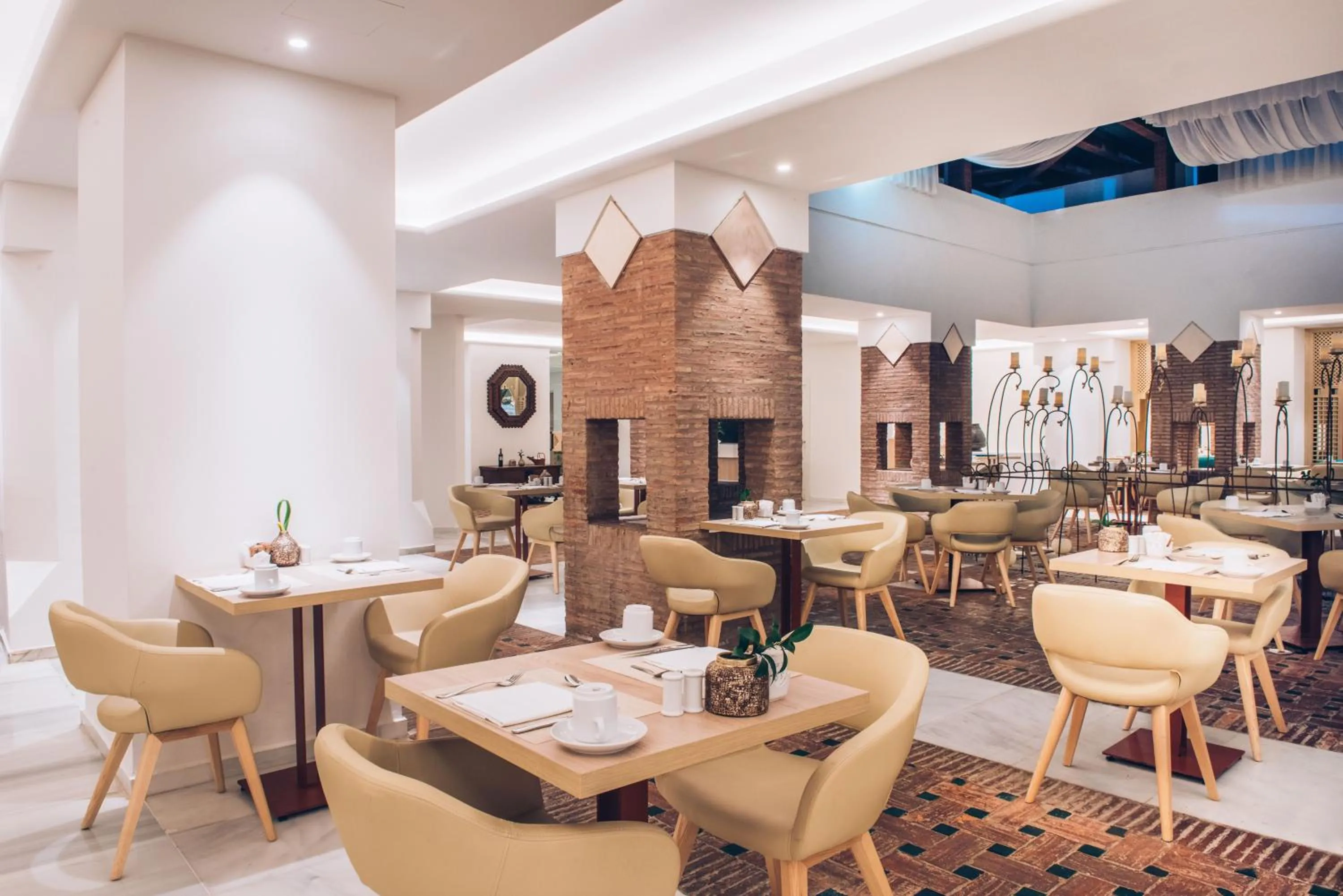 Restaurant/places to eat in Iberostar Selection Marbella Coral Beach