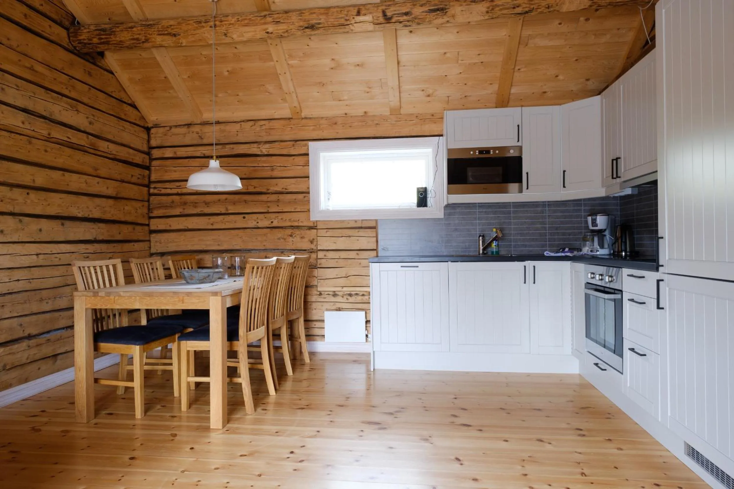 Kitchen or kitchenette in The Tide - Rorbuer