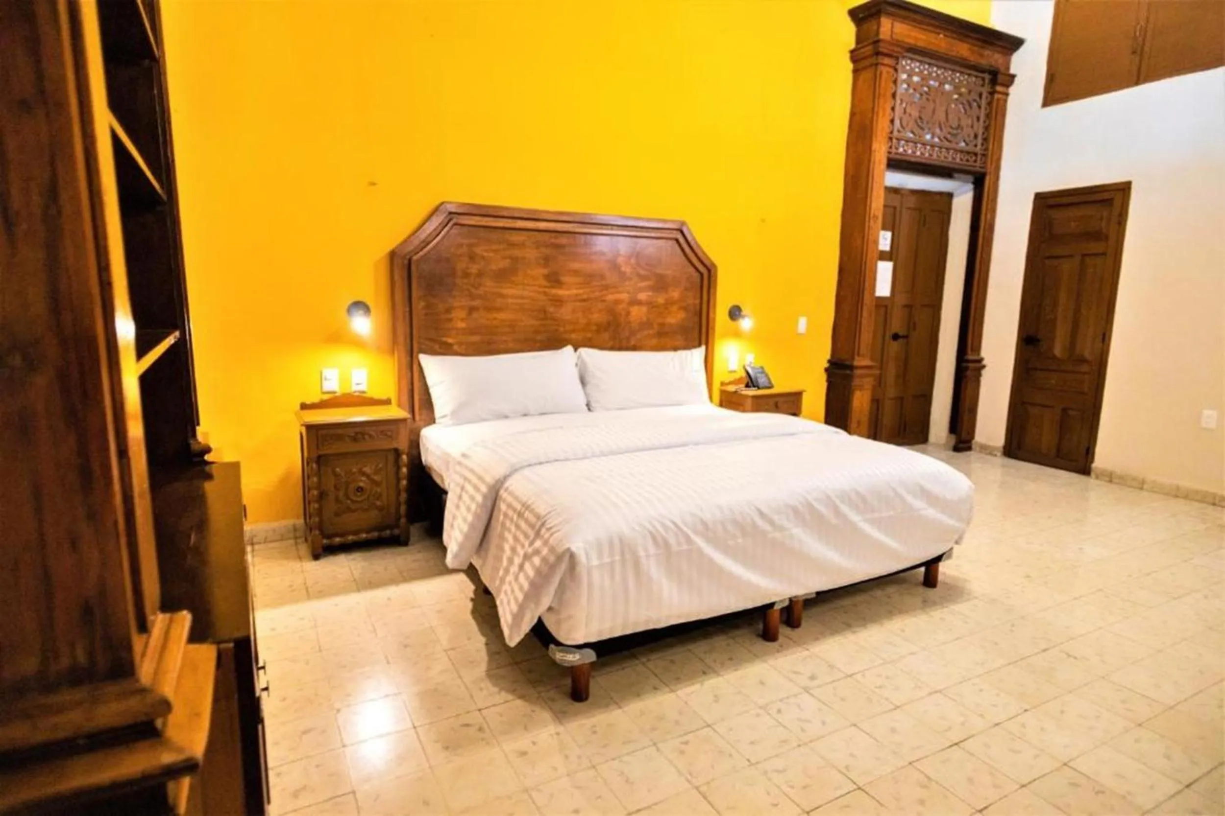 Bed in Hotel Real Toledo by Kavia