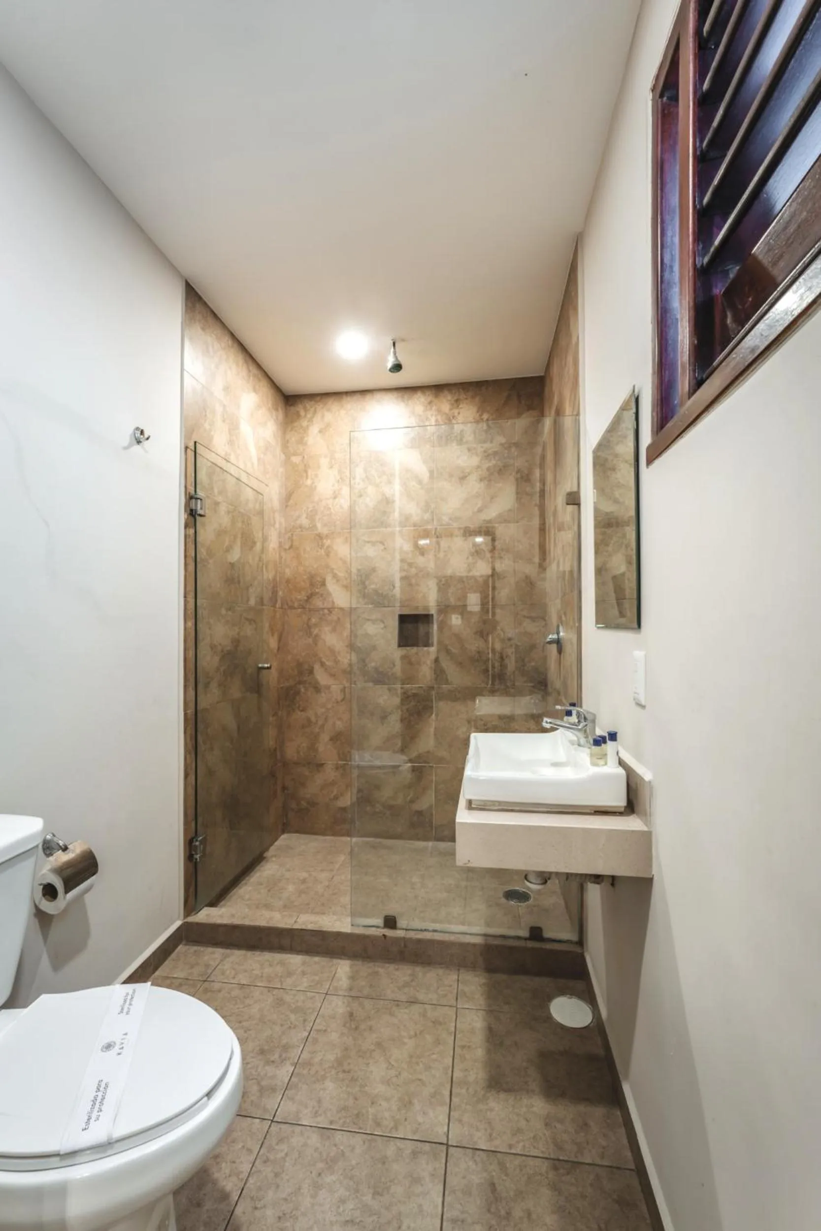 Bathroom in Hotel Real Toledo by Kavia