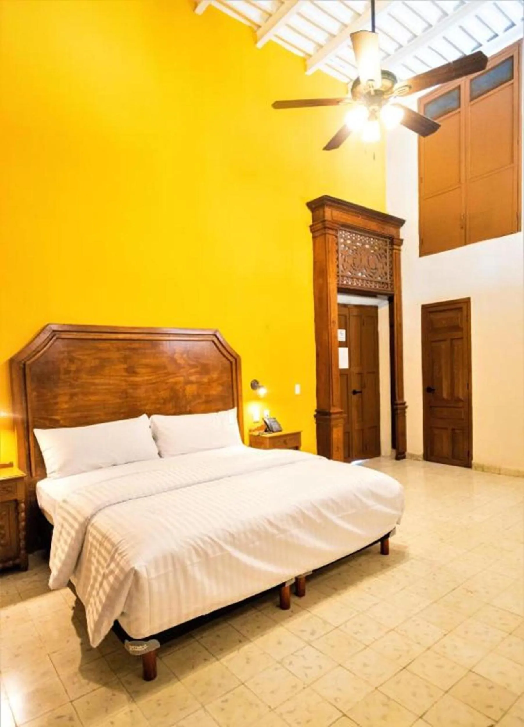 Photo of the whole room, Bed in Hotel Real Toledo by Kavia