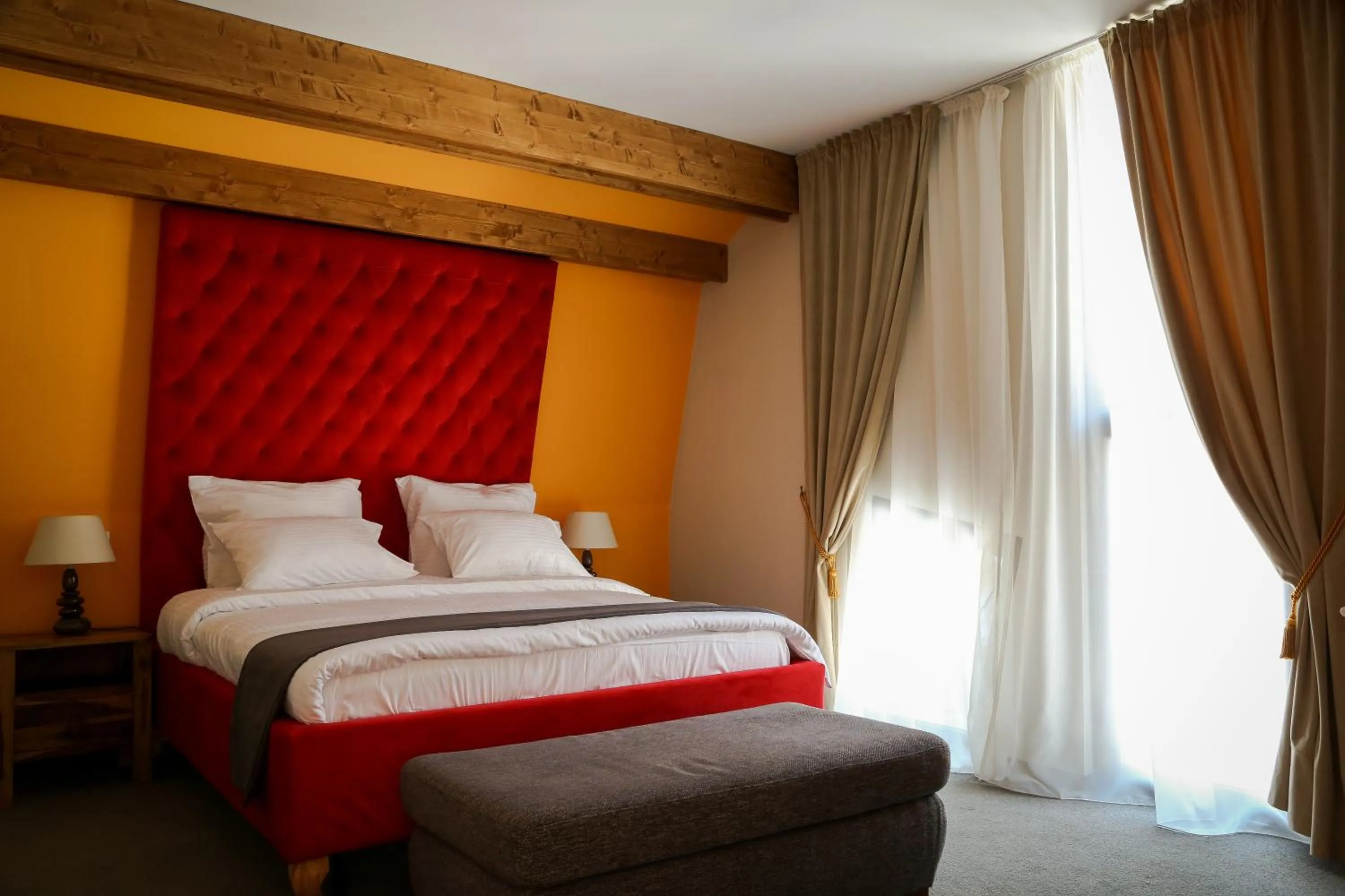 Photo of the whole room, Bed in Paj Hotelul Retreat & Spa