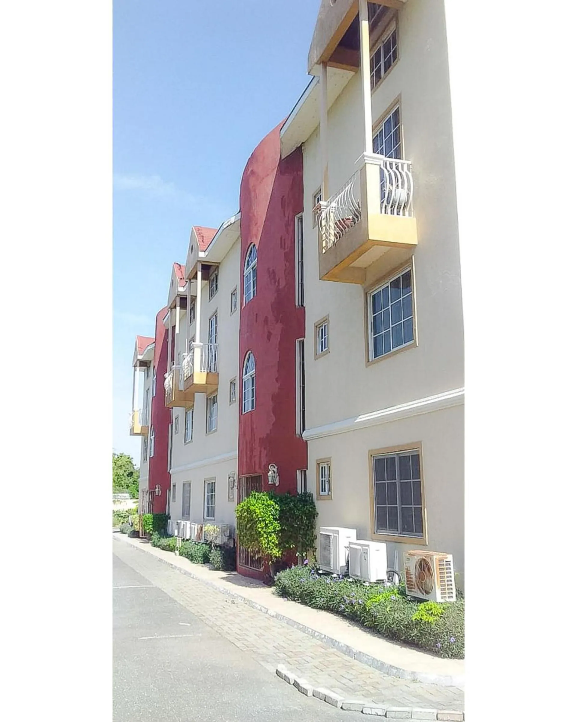 Property building in Comfortable & Secure Chateau