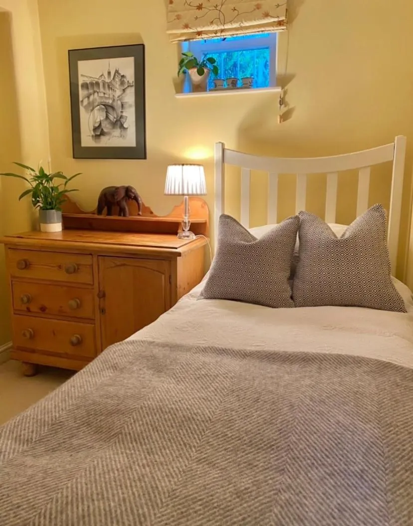 Bedroom, Bed in Laurel House