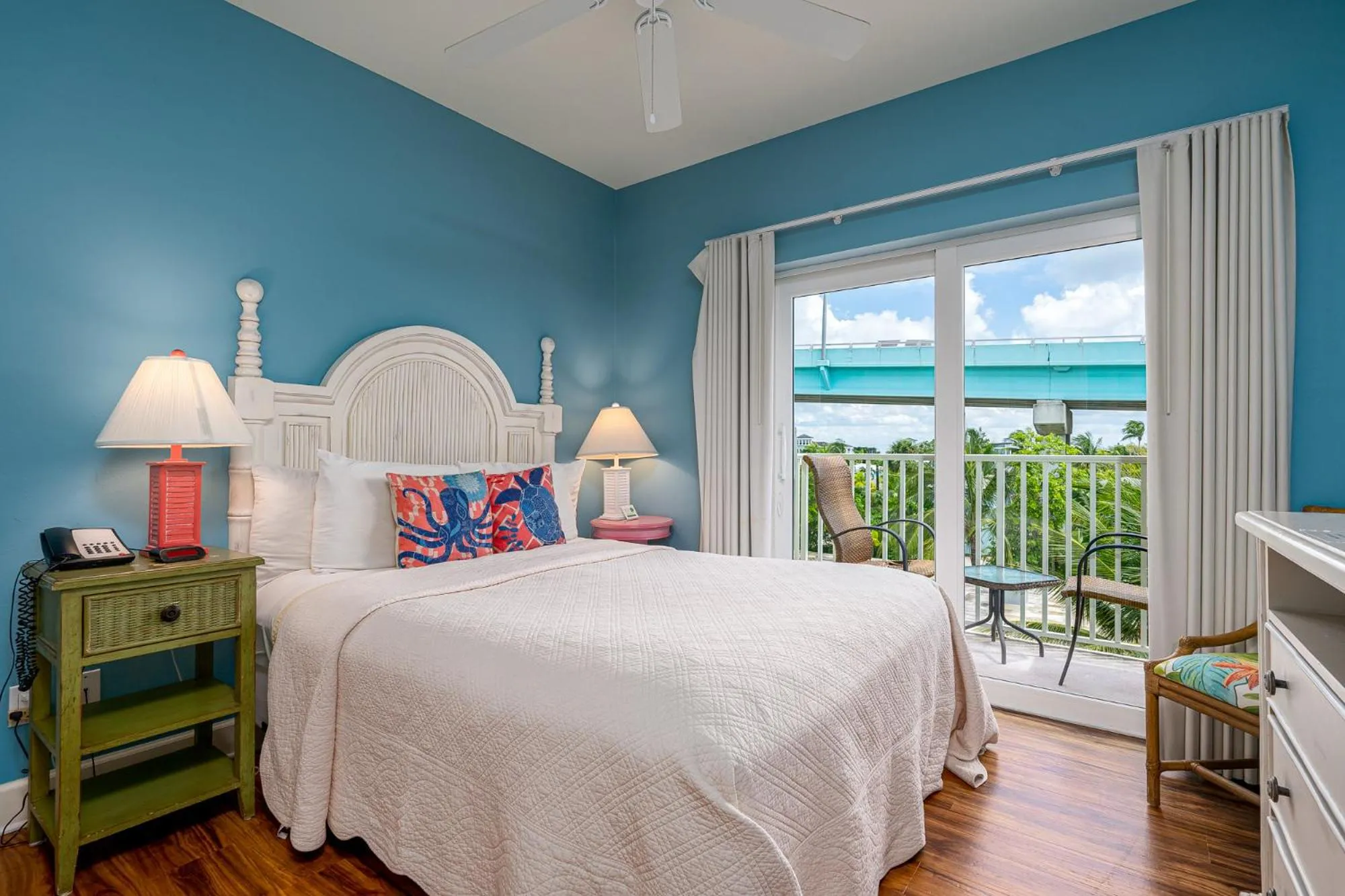 Bed in Harbour House at the Inn 318