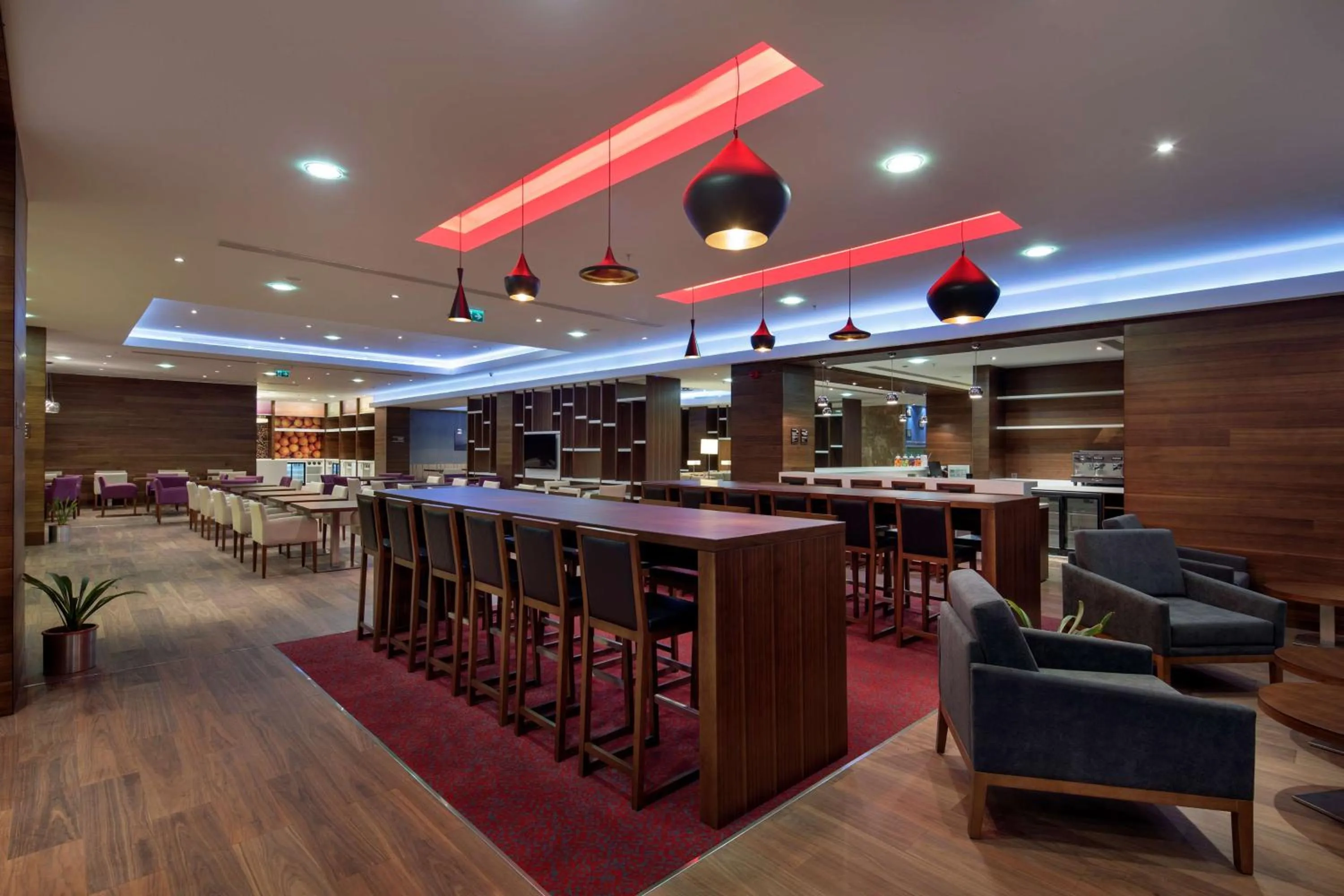 Lounge or bar in Hampton by Hilton Istanbul Kayasehir