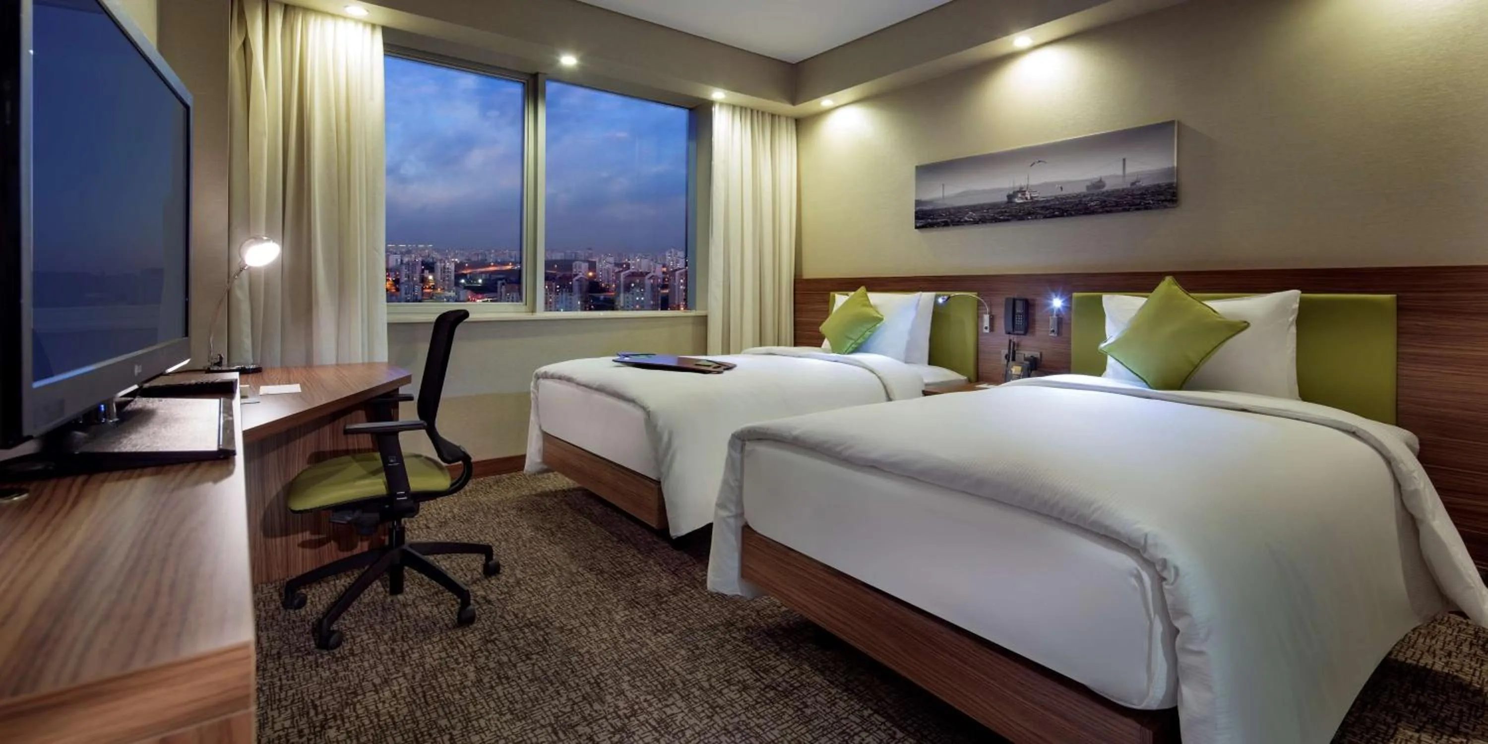 Bed in Hampton by Hilton Istanbul Kayasehir
