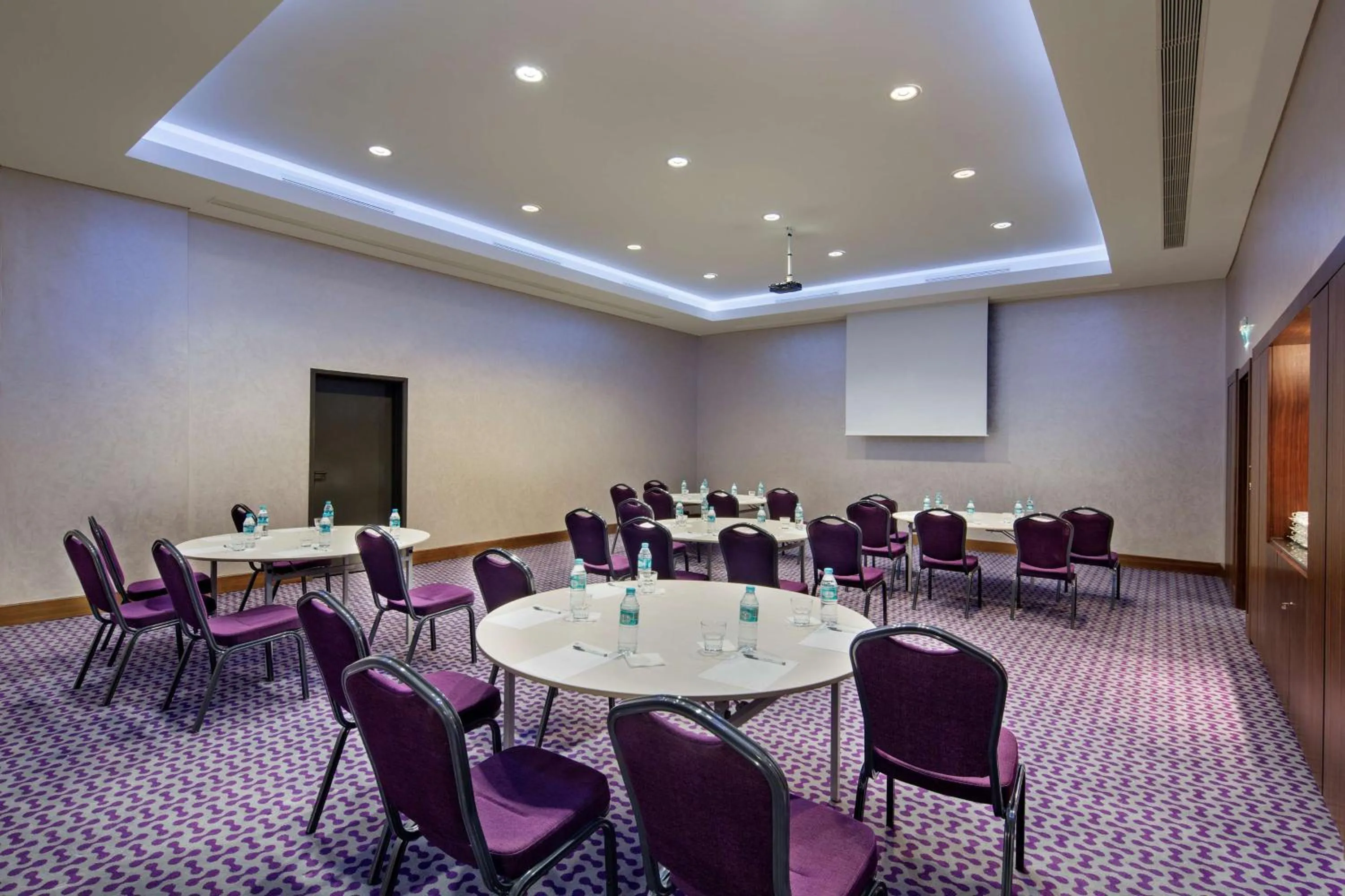 Meeting/conference room in Hampton by Hilton Istanbul Kayasehir
