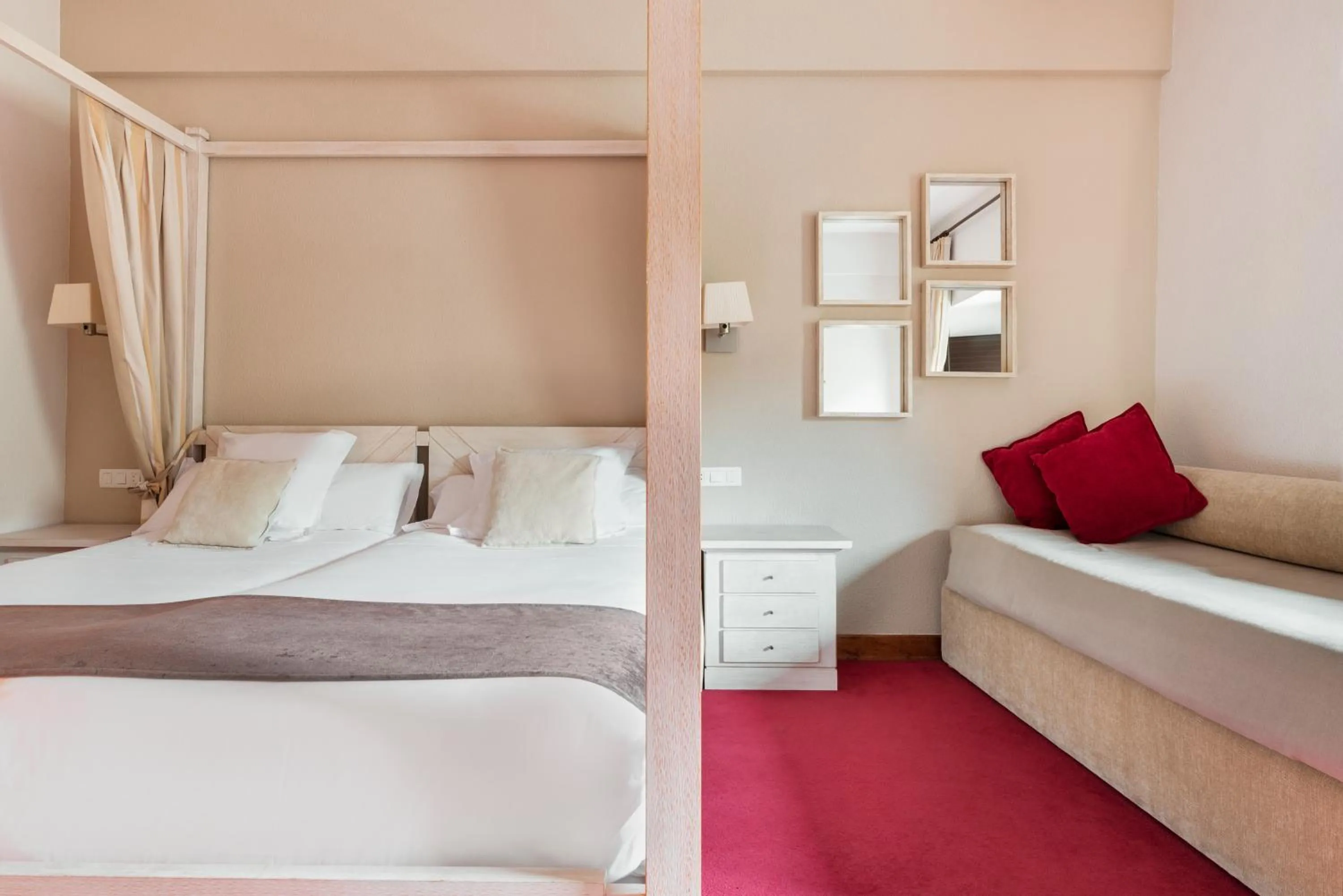 Bed in Eurostars Los Agustinos