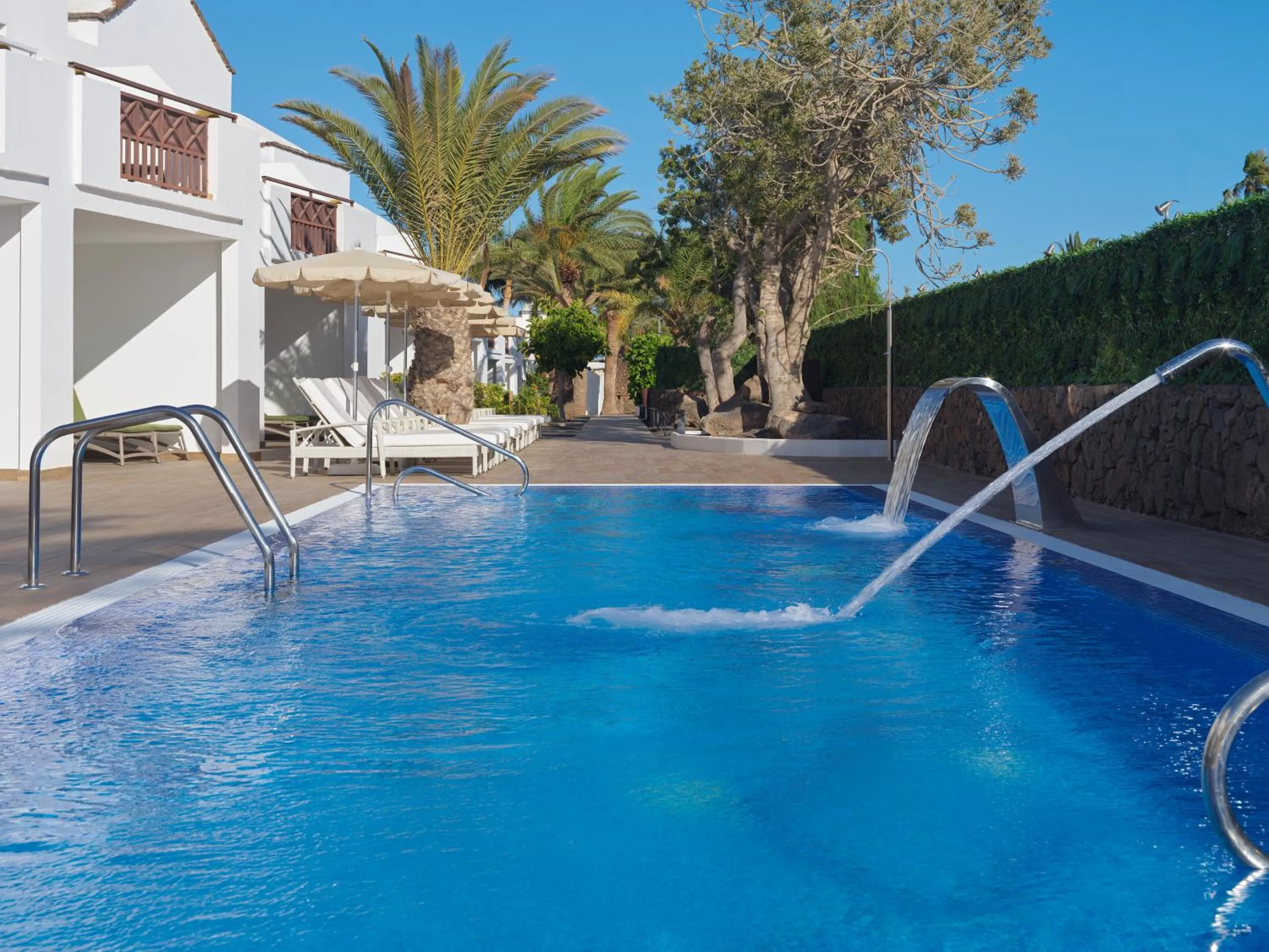 Swimming pool in Boutique Hotel H10 White Suites - Adults Only