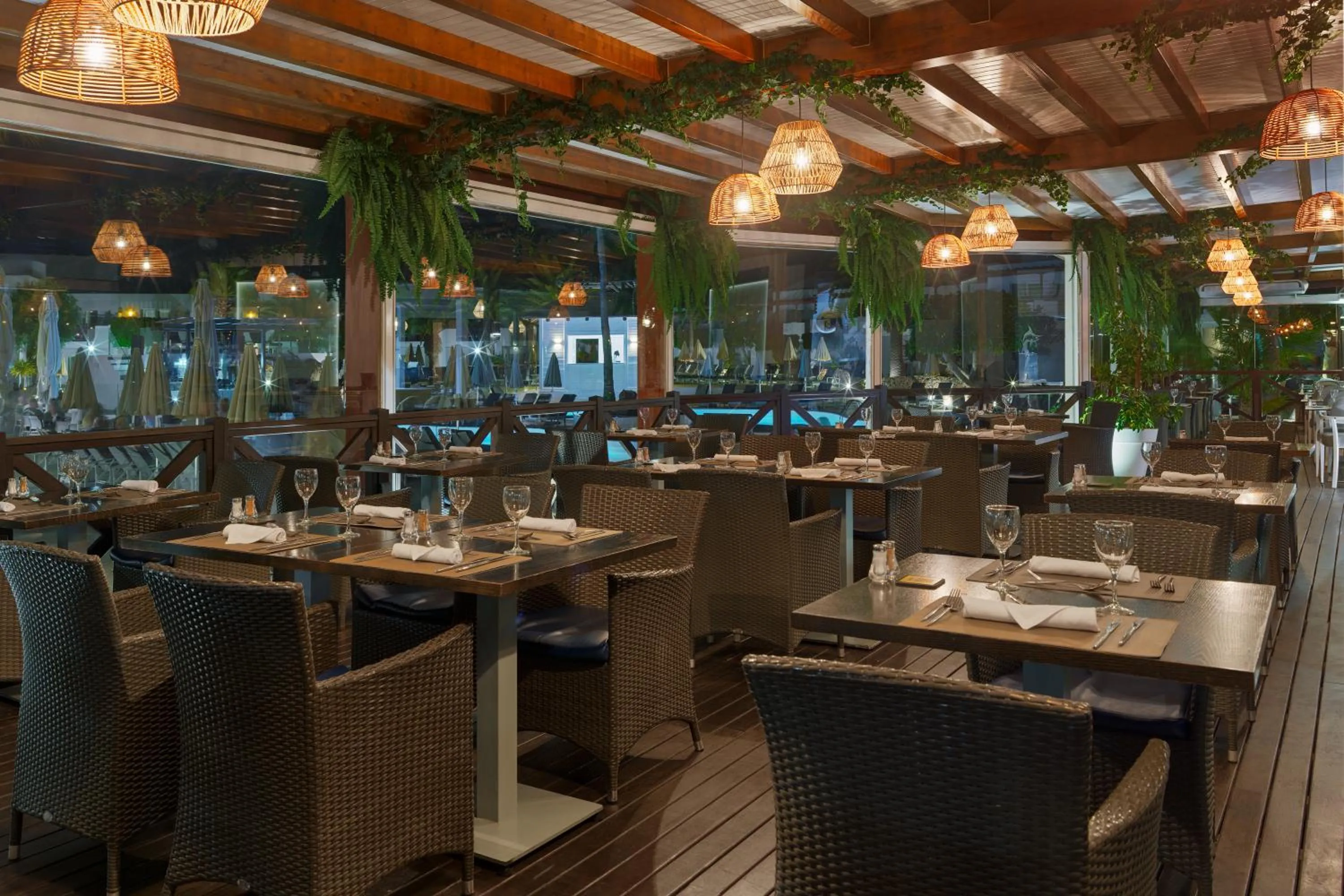 Restaurant/places to eat in Boutique Hotel H10 White Suites - Adults Only