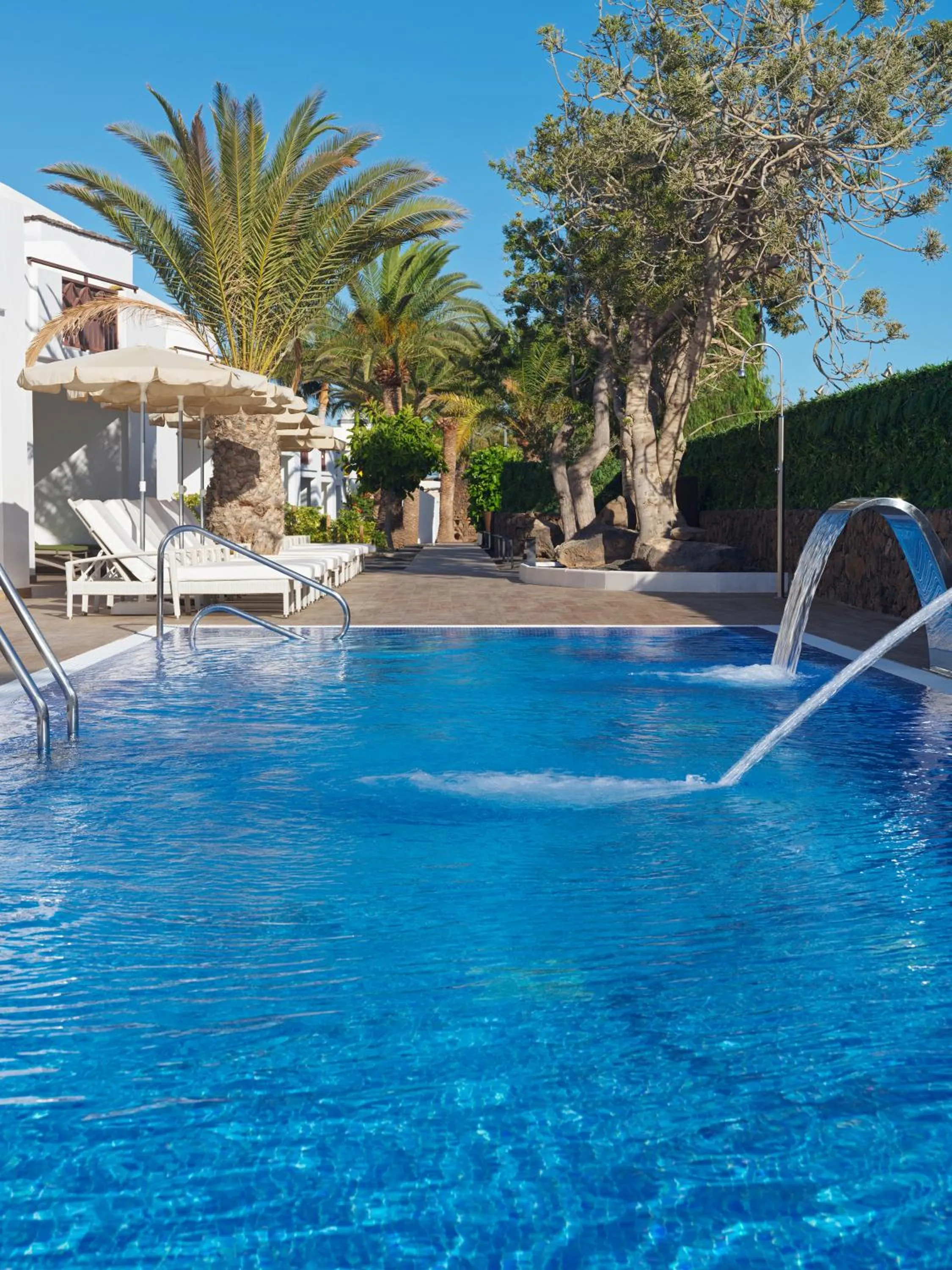 Swimming pool in Boutique Hotel H10 White Suites - Adults Only