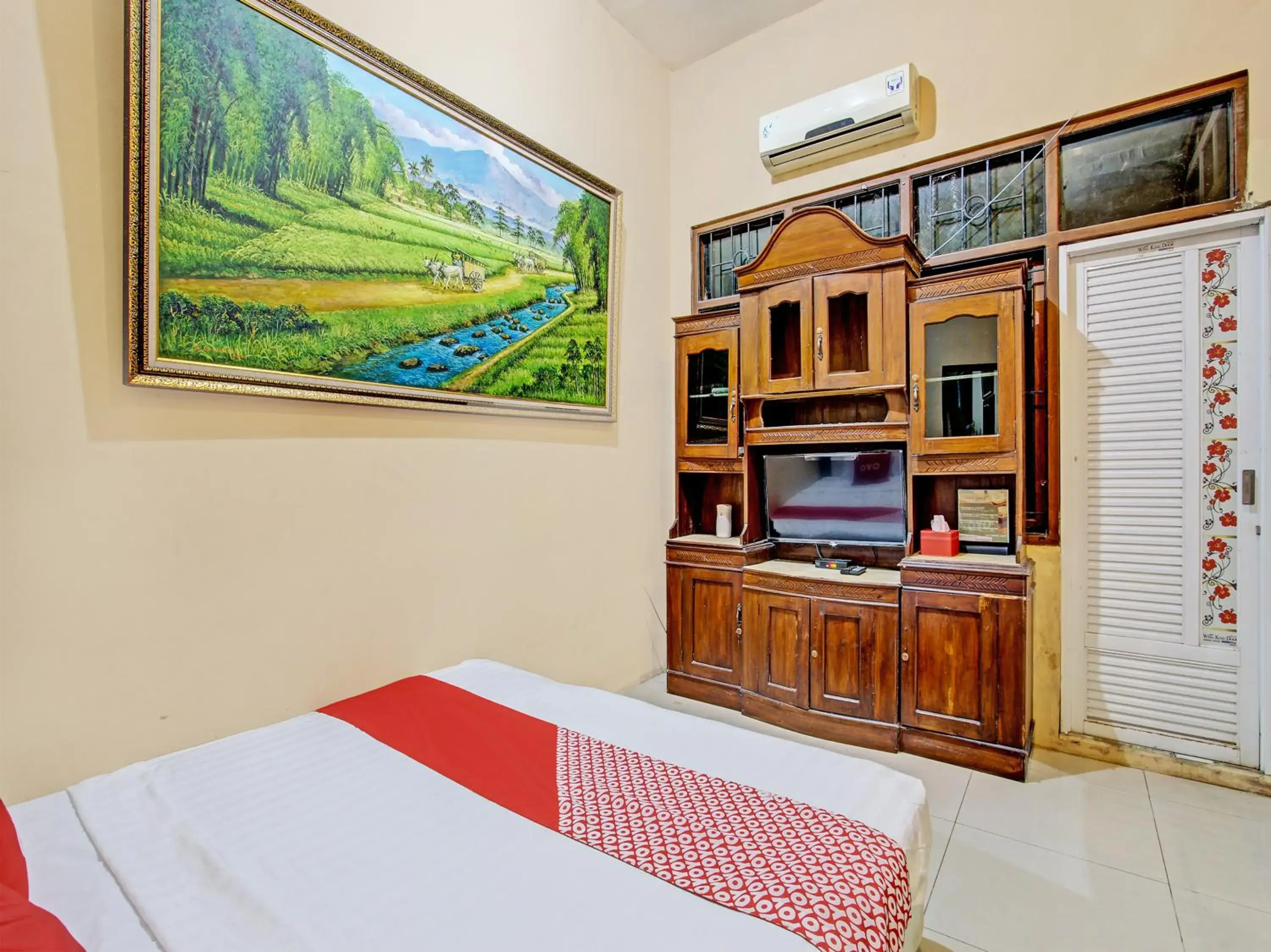 Deluxe Double Room in OYO 92851 Homestay Borobudur Specpacker Syariah Deluxe Double Room in OYO 92851 Homestay Borobudur Specpacker Syariah