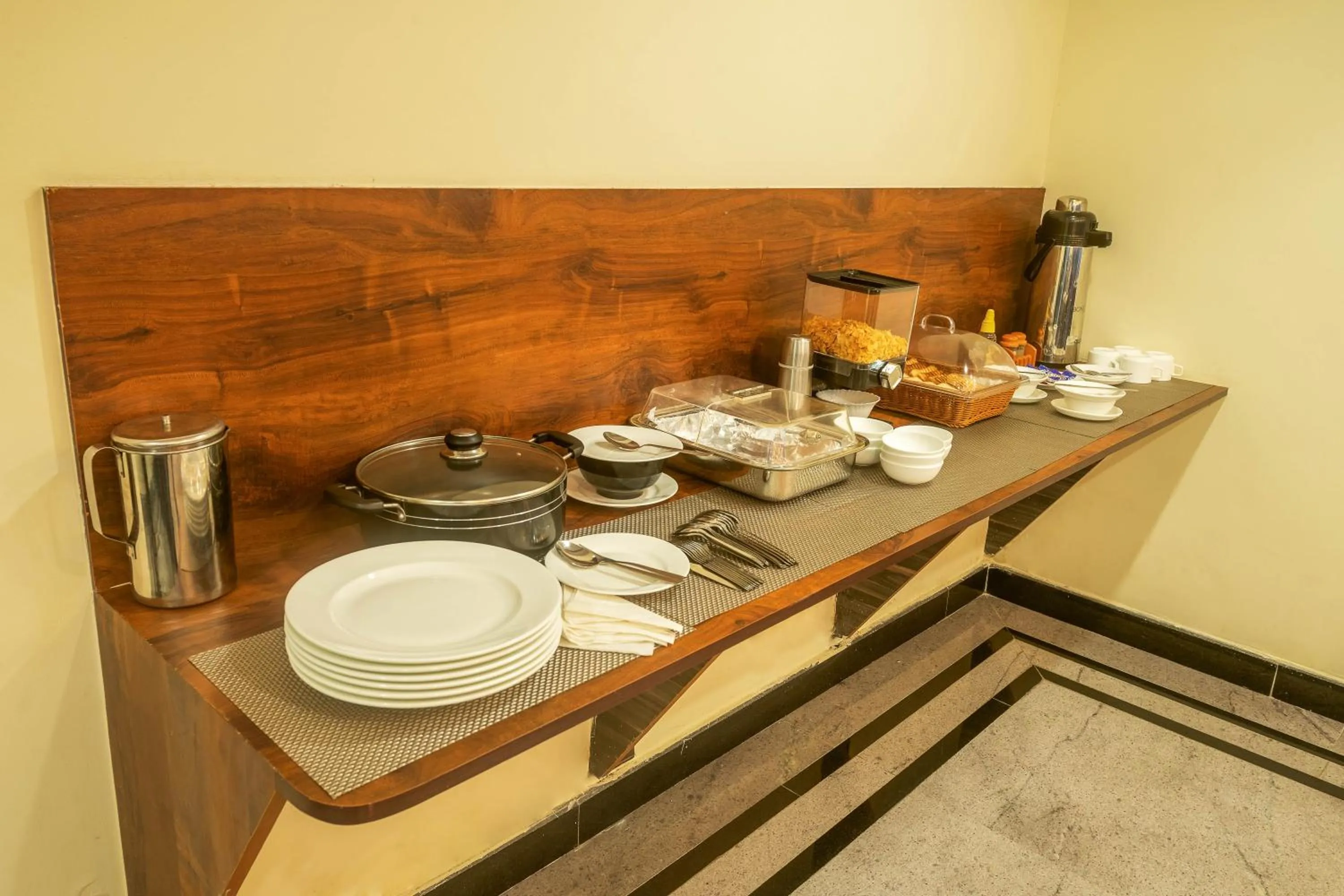 Restaurant/places to eat in Zenith Hotels Hebbal Bangalore