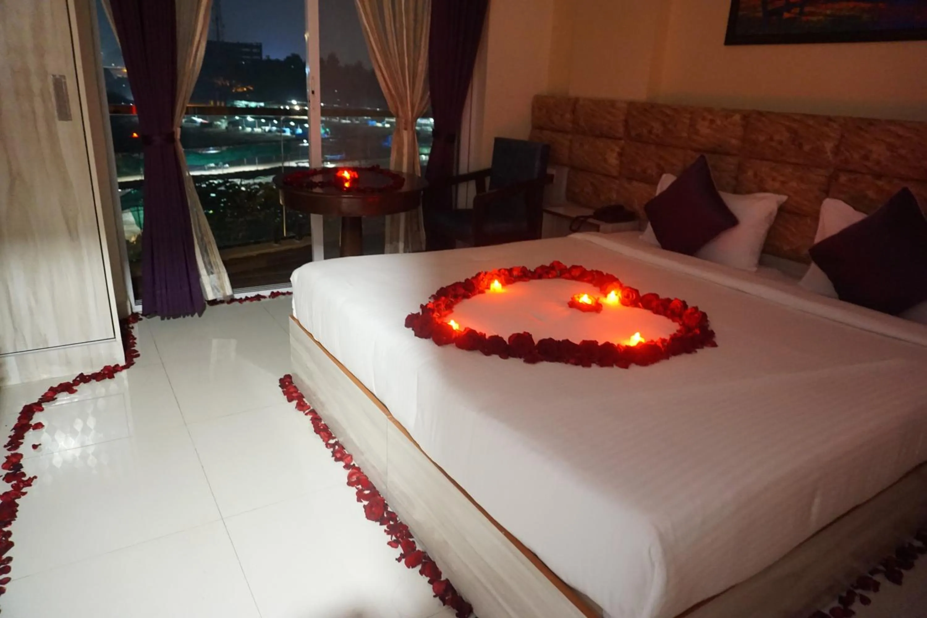 Bed in Zenith Hotels Hebbal Bangalore