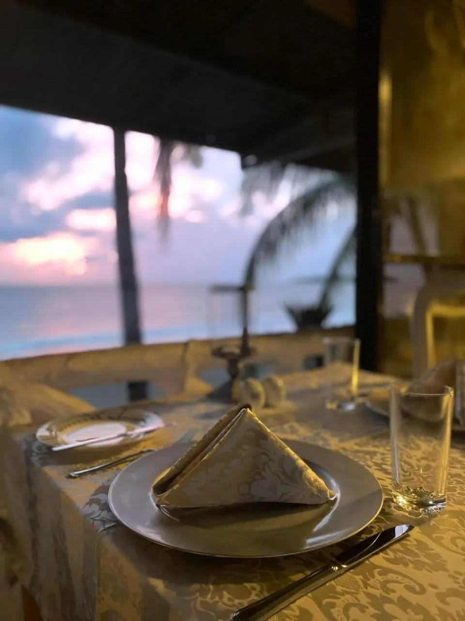 Sunbloom Beachfront Hotel and Restaurant Zambales