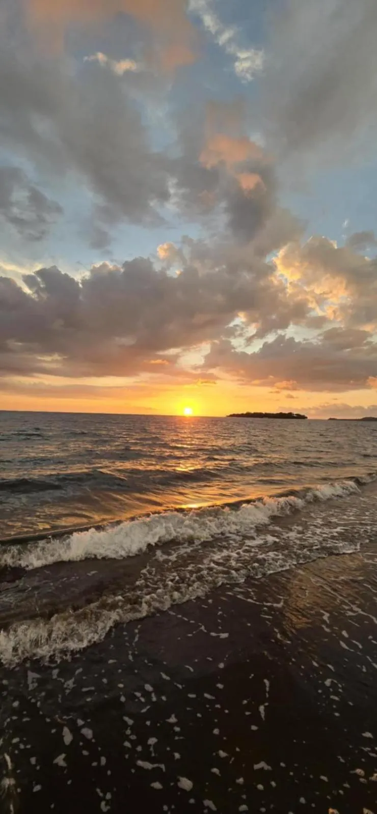 Sunbloom Beachfront Hotel and Restaurant Zambales