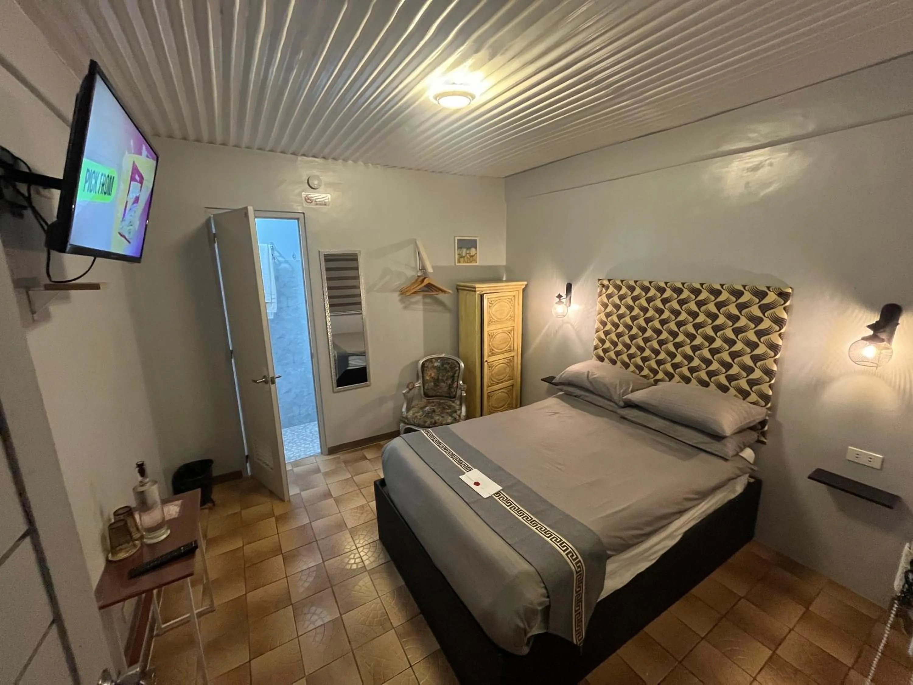 Bed in Sunbloom Beachfront Hotel and Restaurant Zambales