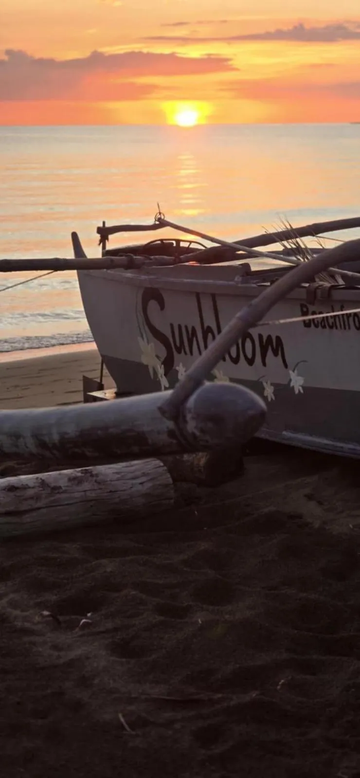 Sunbloom Beachfront Hotel and Restaurant Zambales