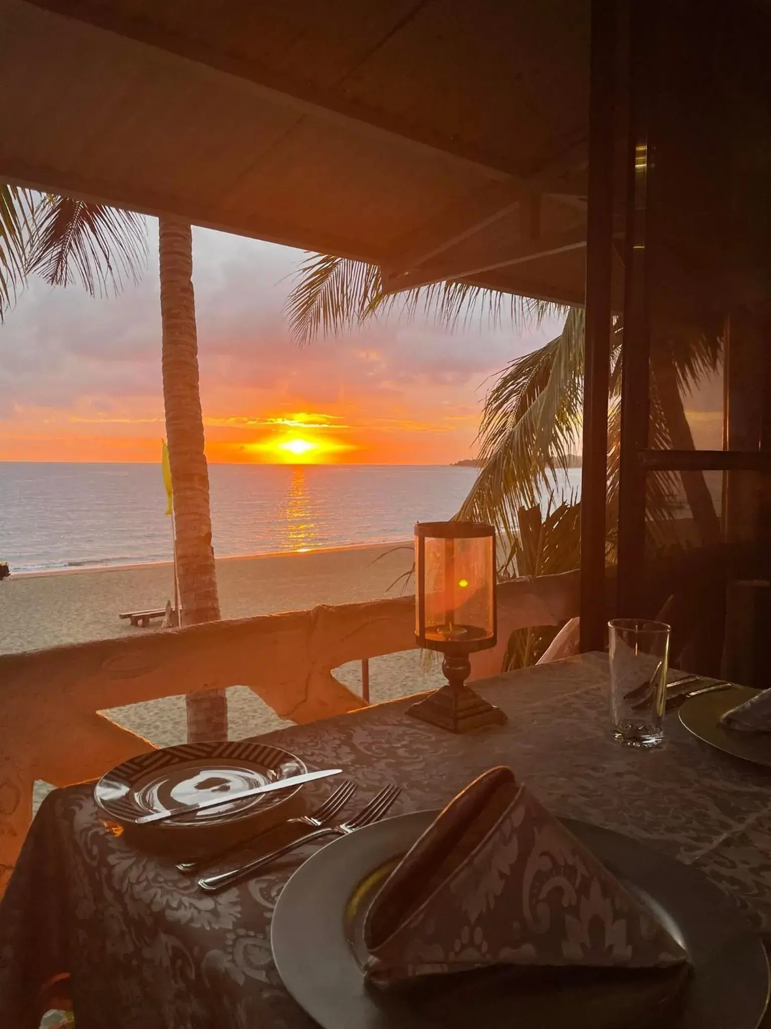 Superior Double or Twin Room with Garden View in Sunbloom Beachfront Hotel and Restaurant Zambales Superior Double or Twin Room with Garden View in Sunbloom Beachfront Hotel and Restaurant Zambales