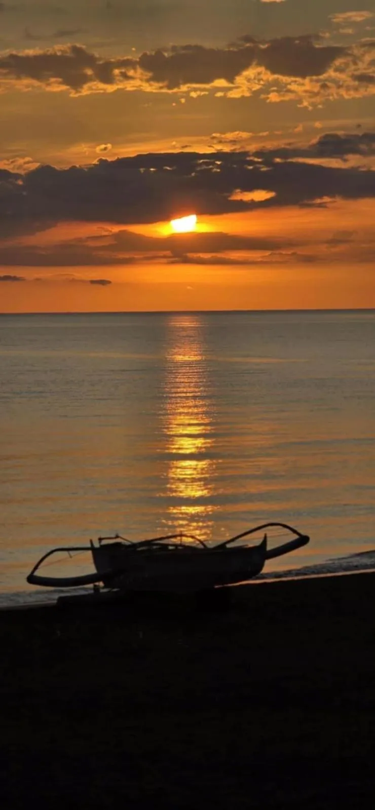 Sunbloom Beachfront Hotel and Restaurant Zambales