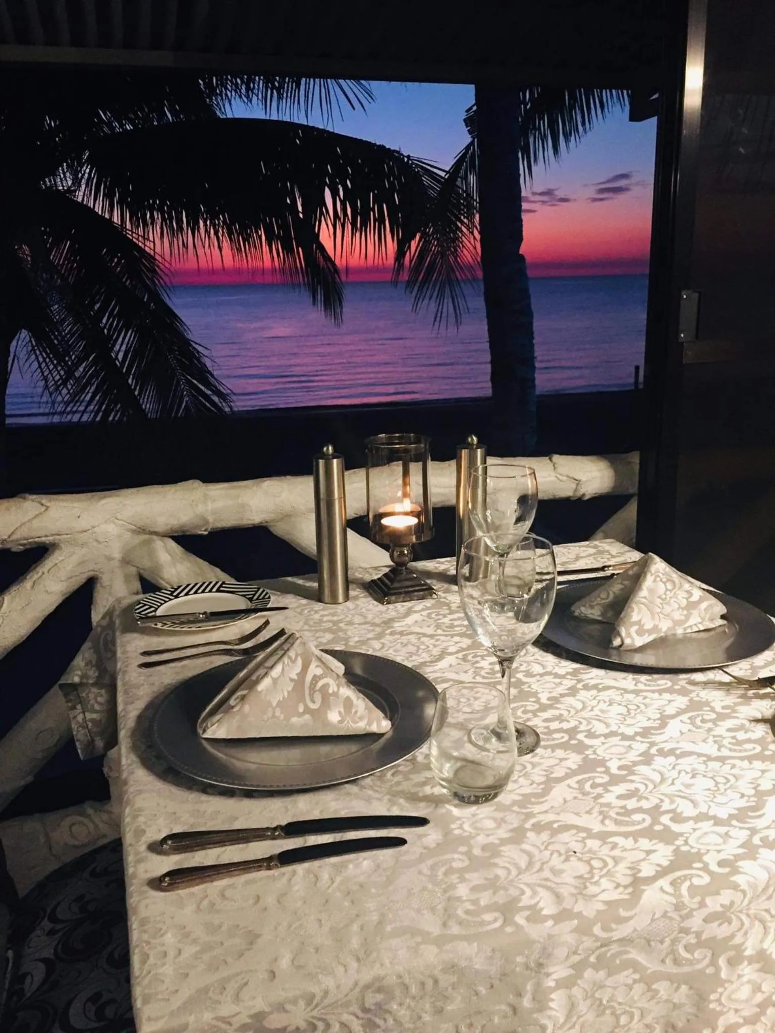 Restaurant/places to eat in Sunbloom Beachfront Hotel and Restaurant Zambales