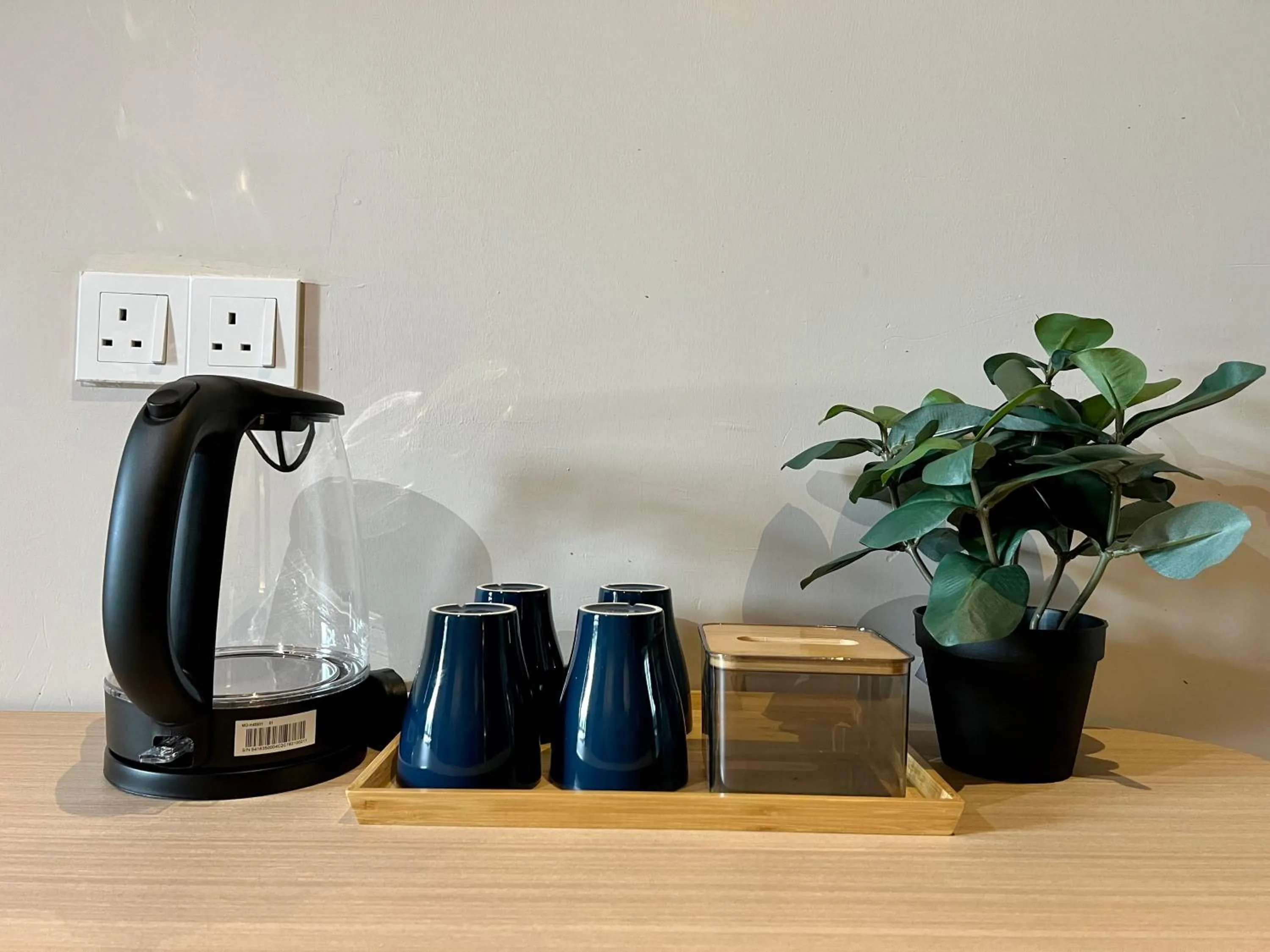 Kitchen or kitchenette in Hotel Brynton at Cameron Centrum Mall