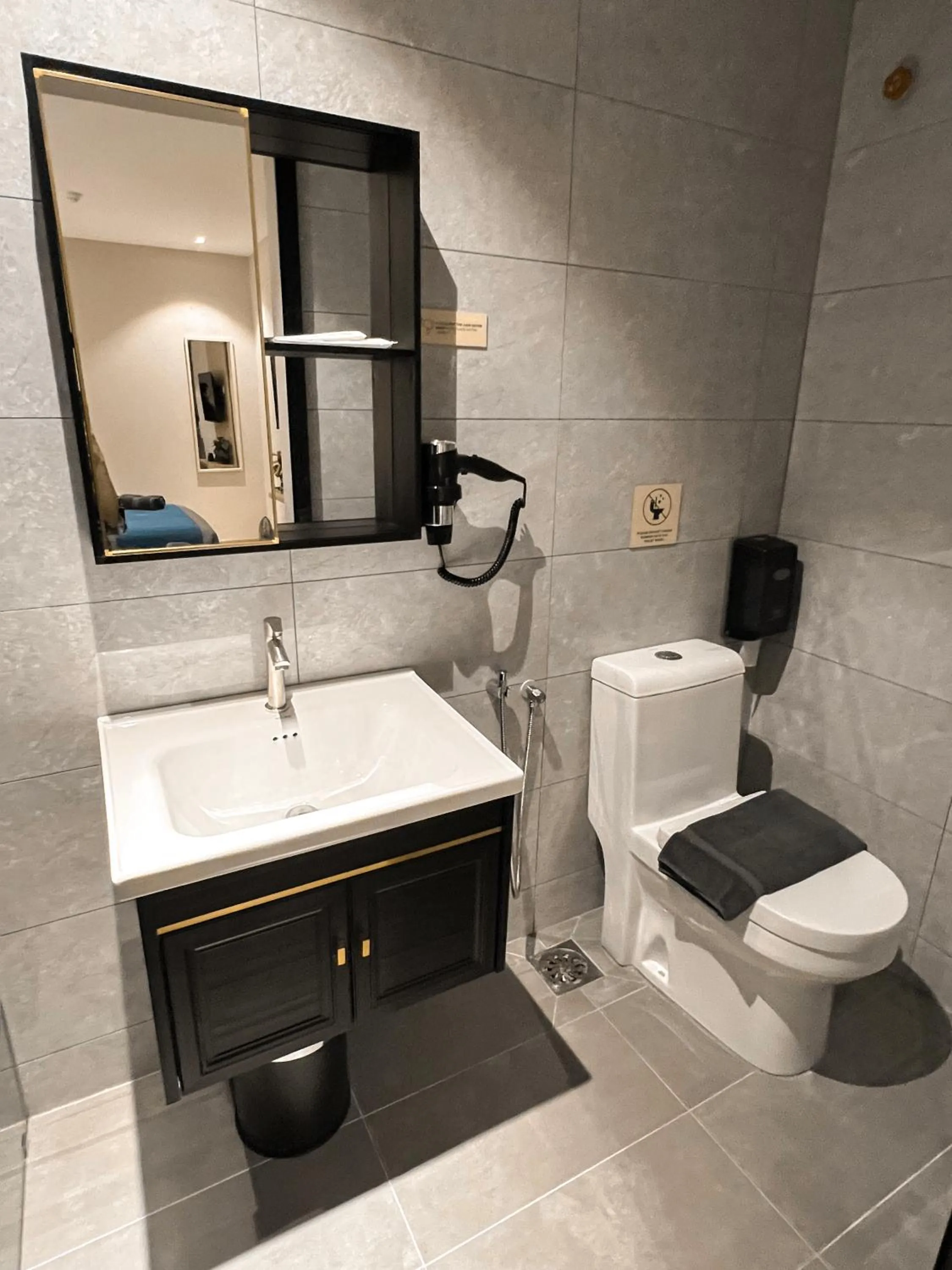 Hotel Brynton at Cameron Centrum Mall