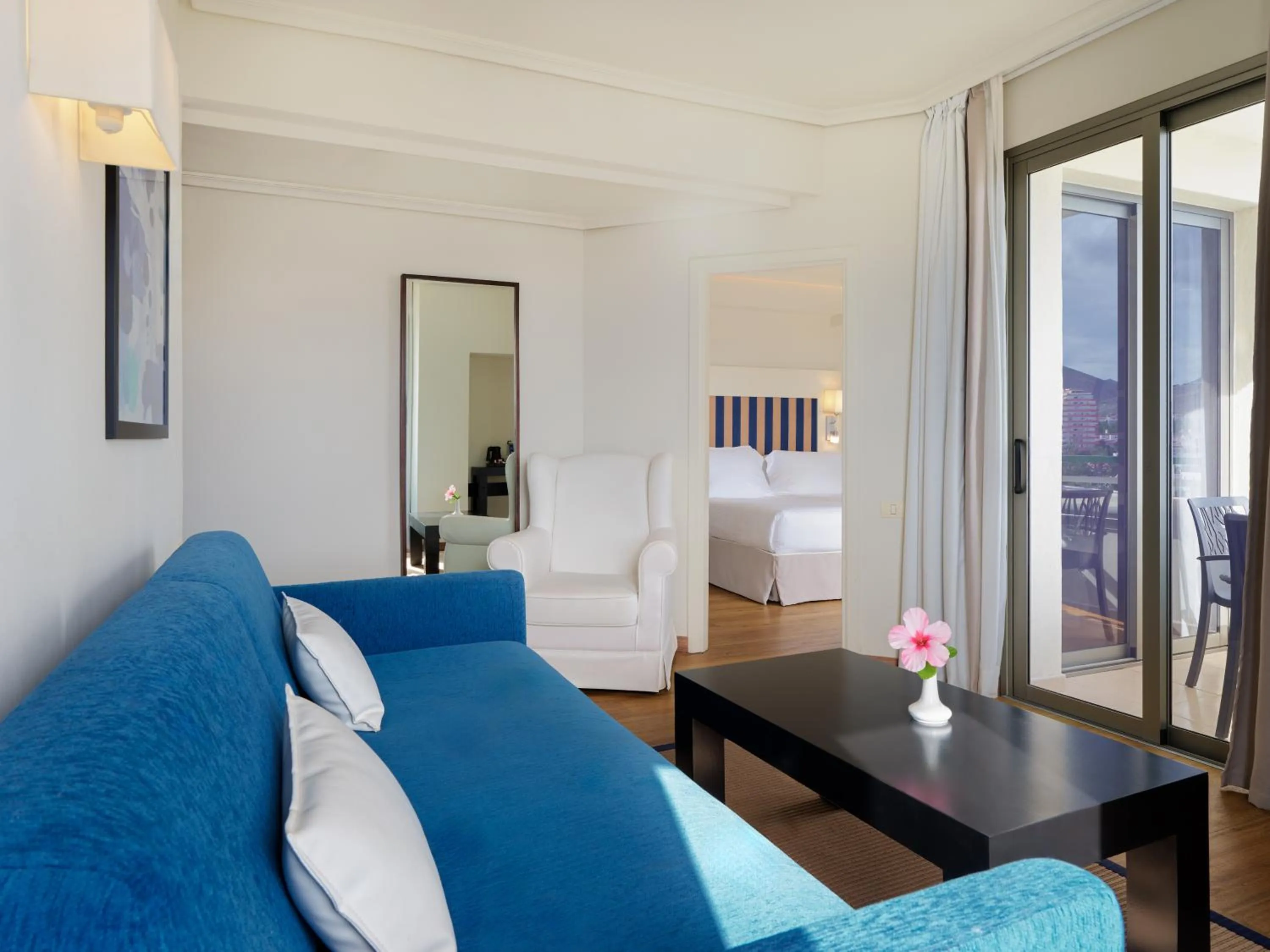 Bedroom in H10 Las Palmeras