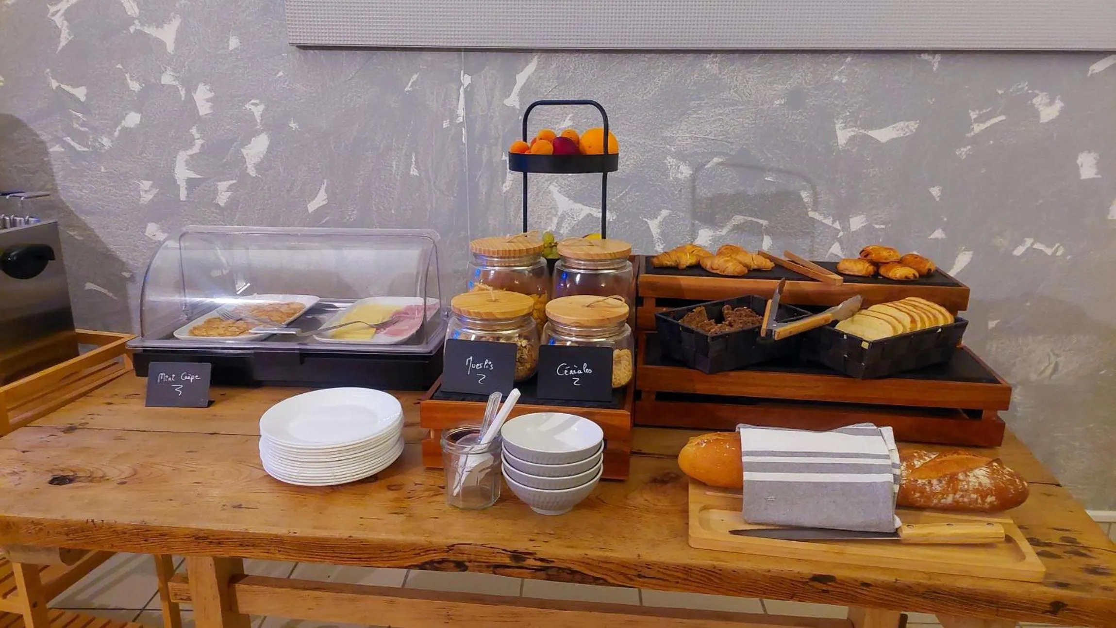 Continental breakfast in Logis hôtel restaurant Le clos saint loup