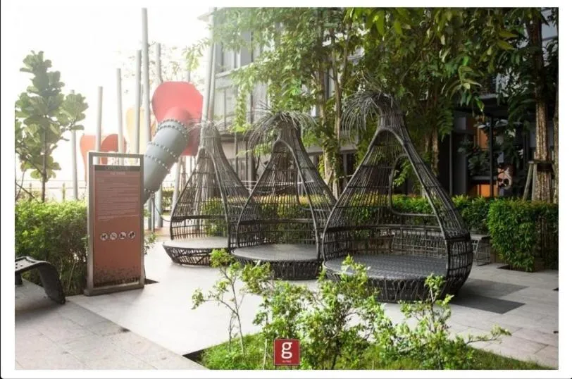 Swimming pool in EXPRESSIONZ by GSuites