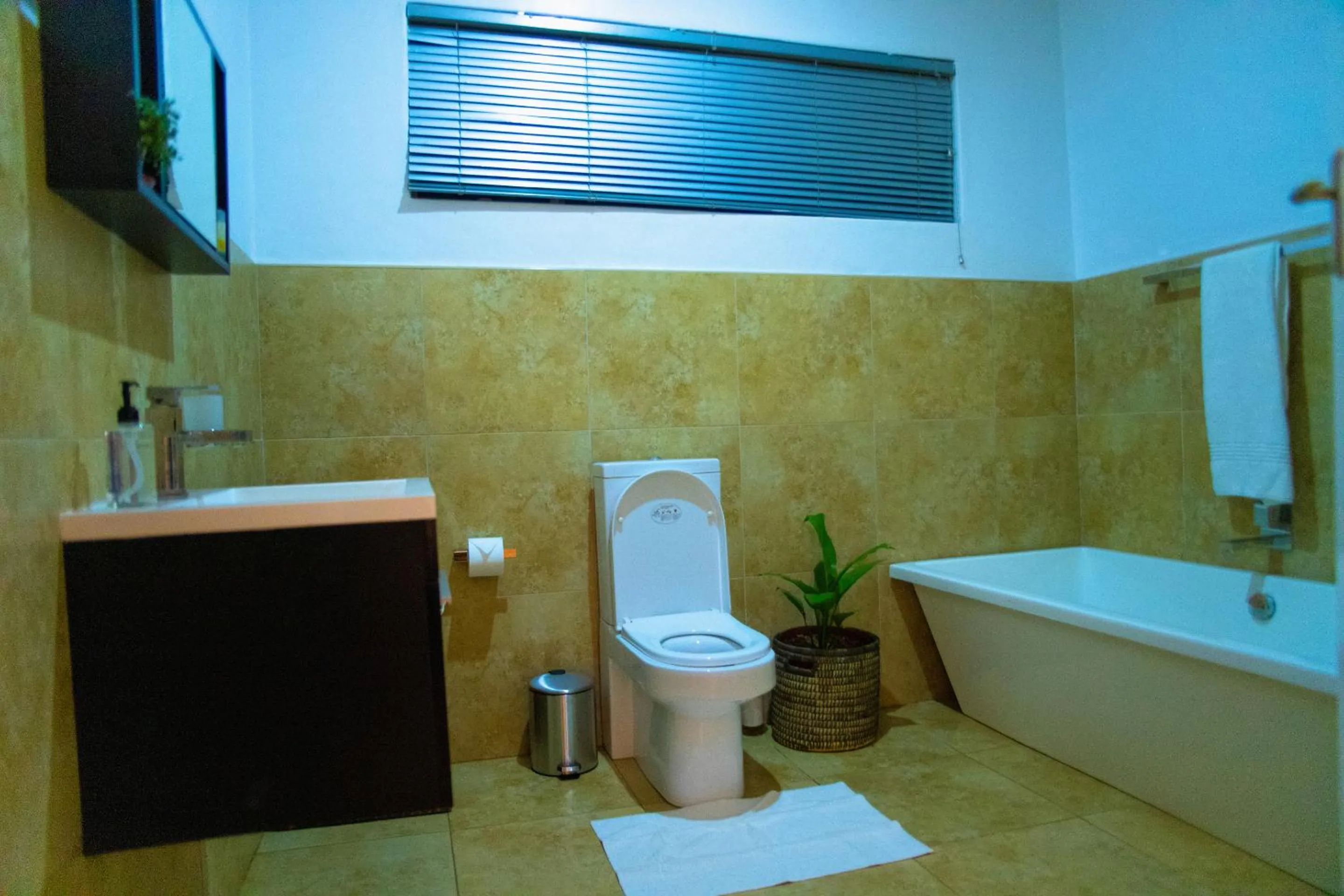 Bathroom in Burley House by Ulendo