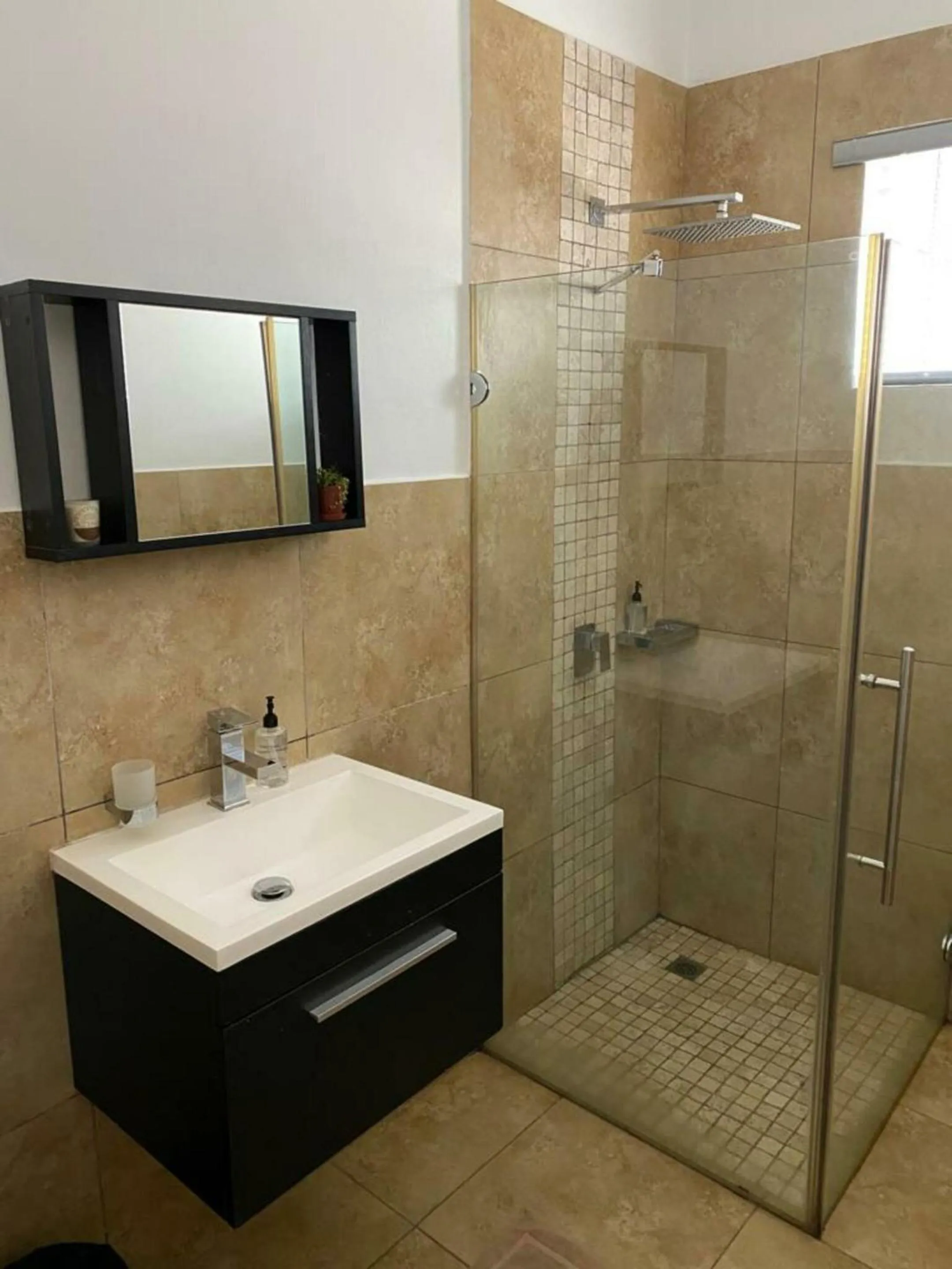 Shower in Burley House by Ulendo