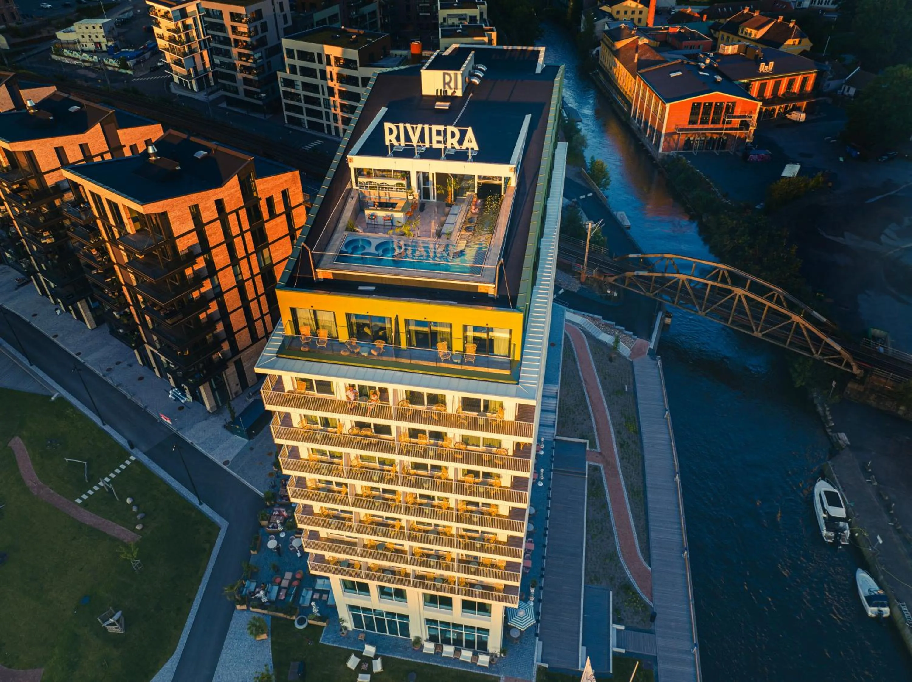 Property building in Hotel Riviera